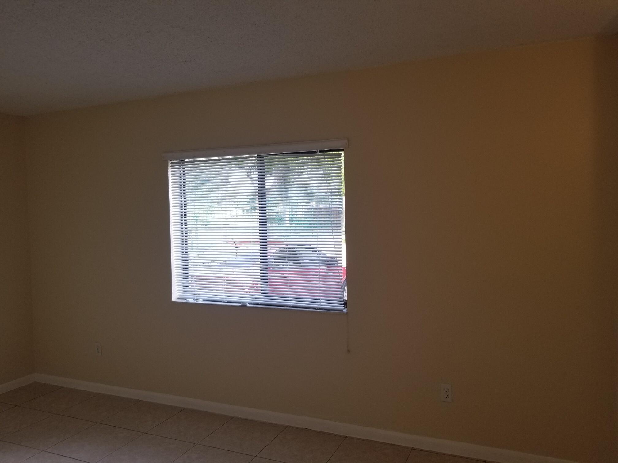LAURELS AT SHERWOOD CONDO - Residential Lease