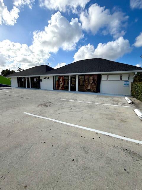 Great Opportunity to Own and Invest in a Commercial Building. One side of the building is currently leased, providing immediate rental income, while the other side offers potential for owner occupancy or additional rental revenue. Conveniently located in a highly desirable area with excellent visibility and accessibility. Whether you're an investor or business owner, this property offers tremendous potential. Don't miss out on this exceptional opportunity. Schedule your showing today before it's gone!