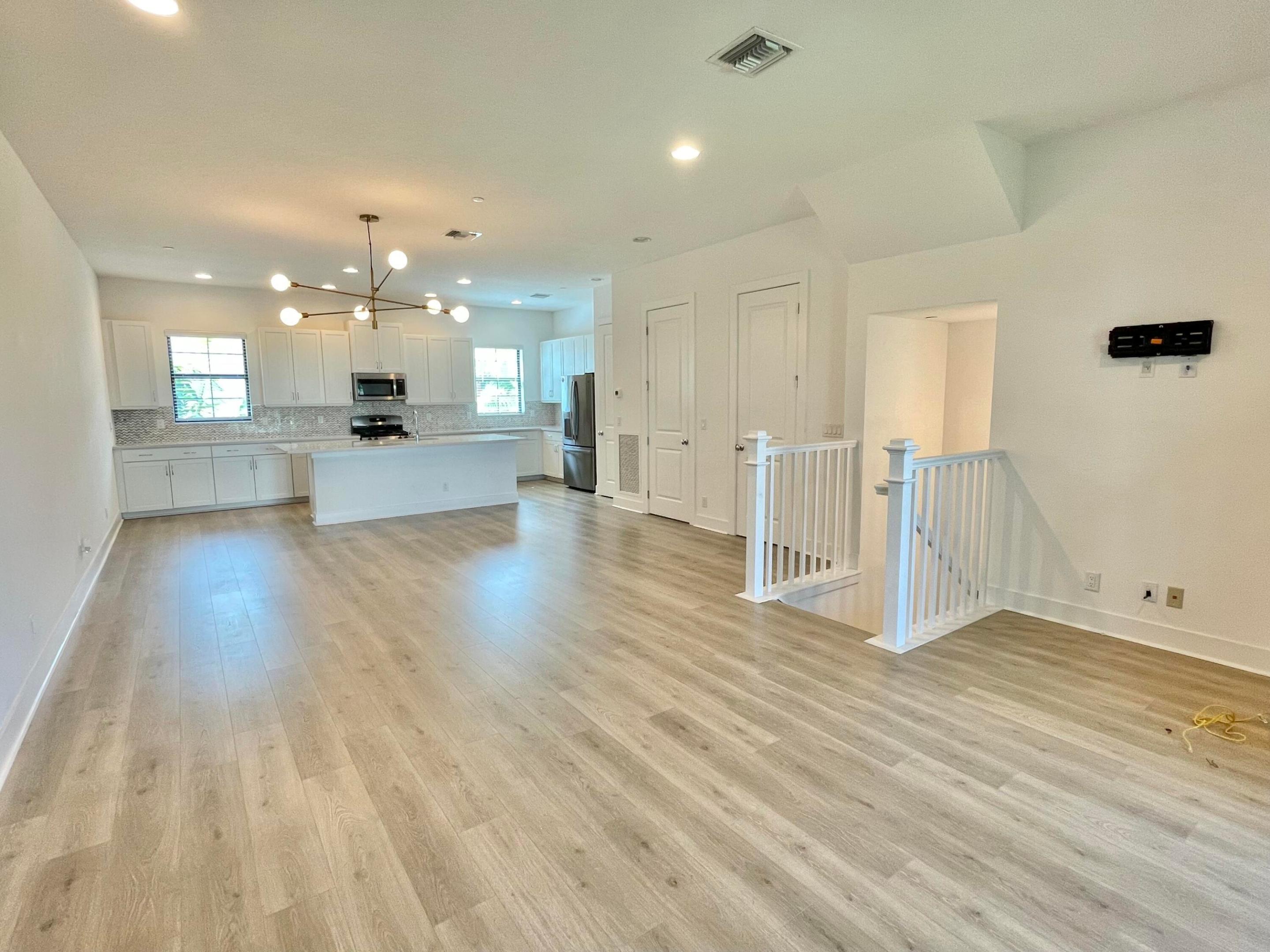 ALTON - Residential Lease