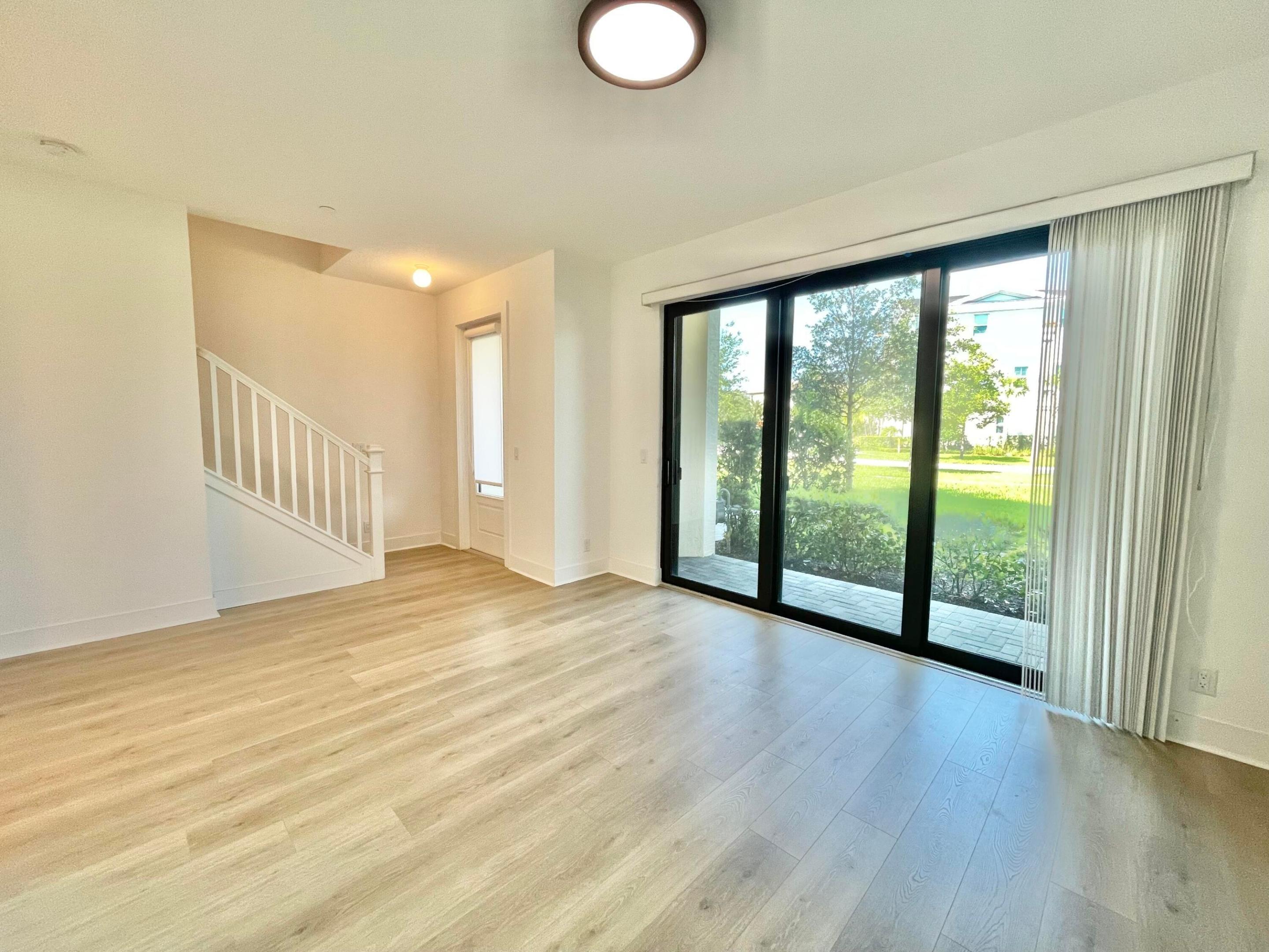 ALTON - Residential Lease