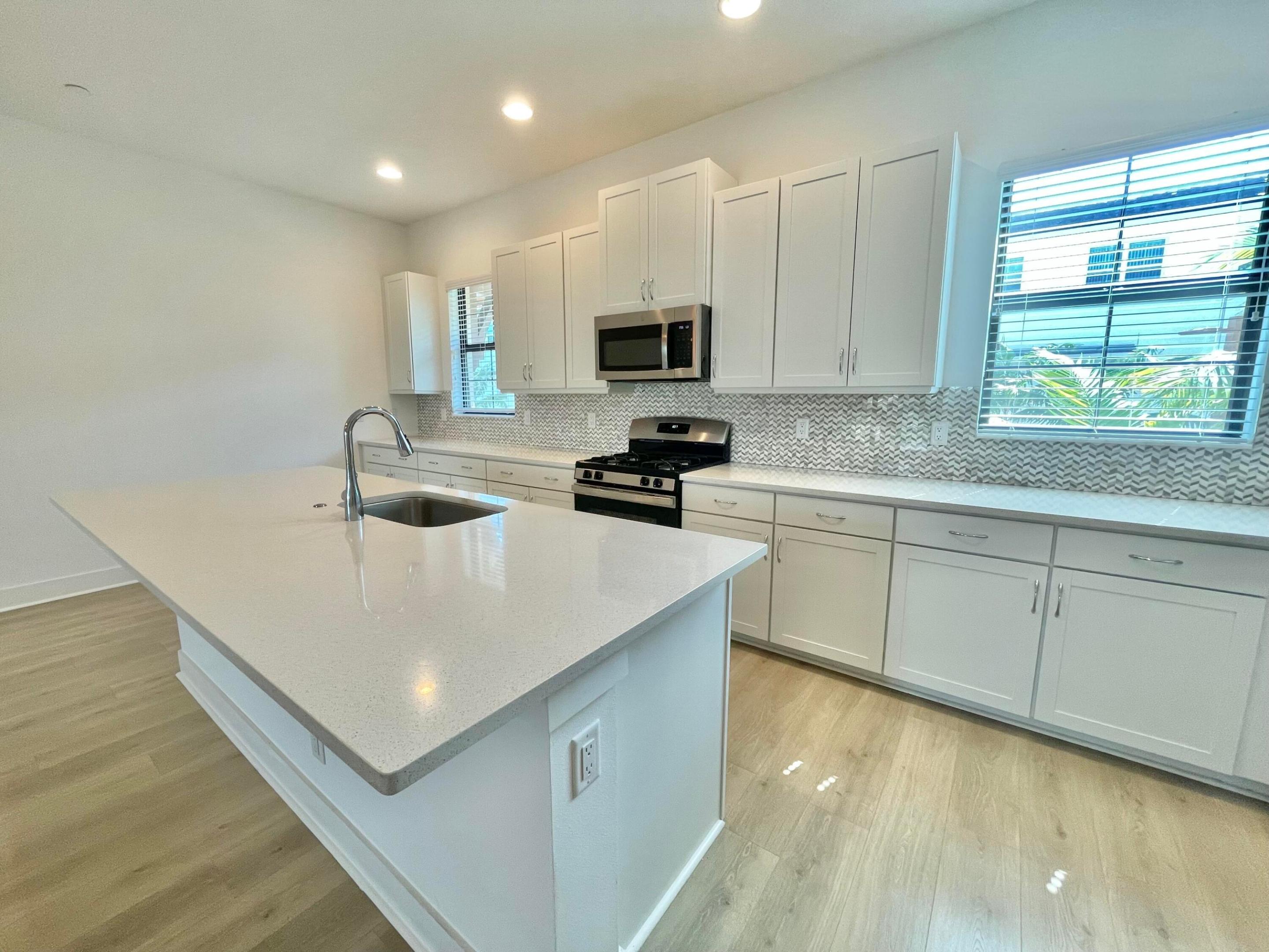 ALTON - Residential Lease