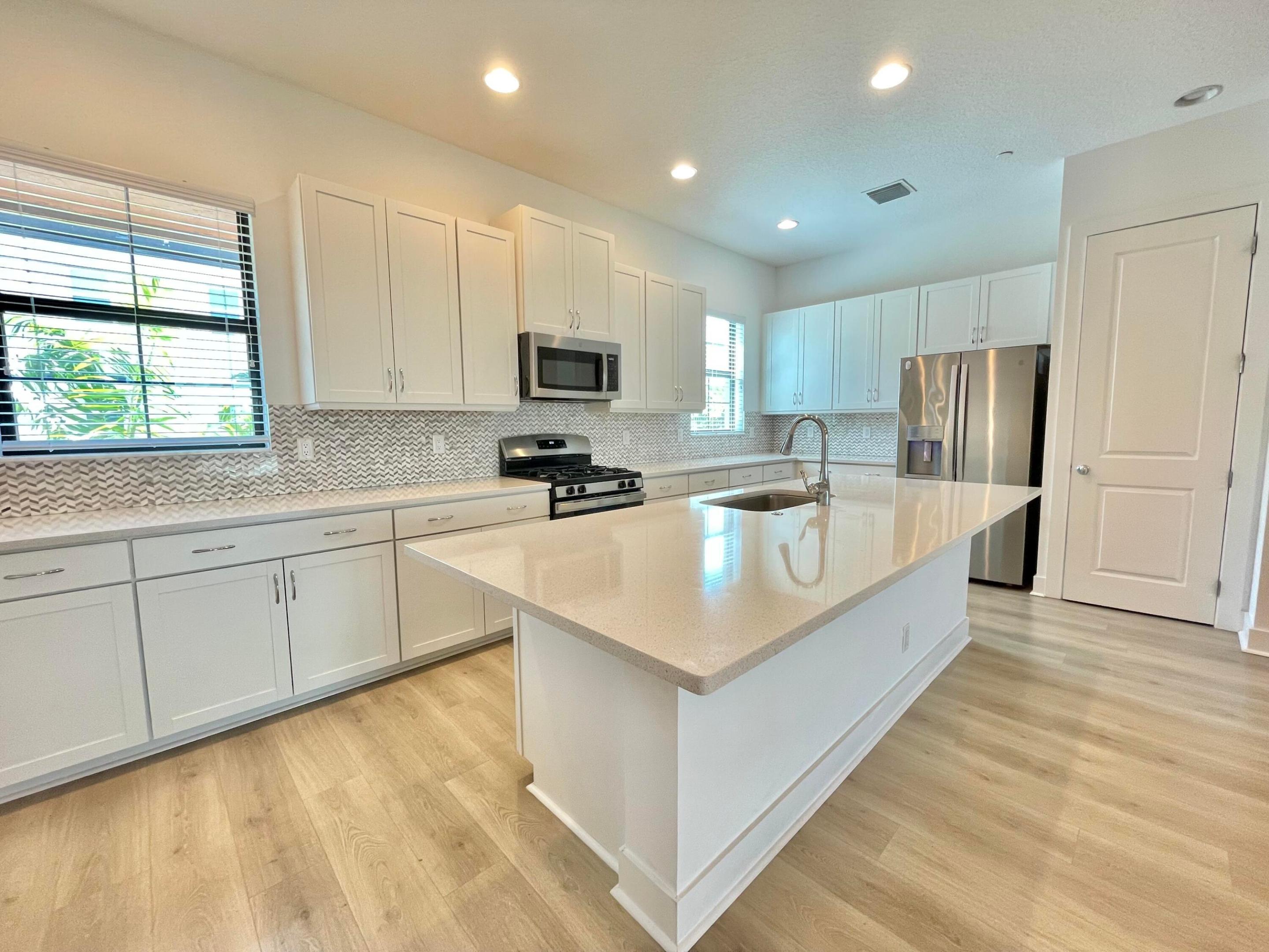 ALTON - Residential Lease