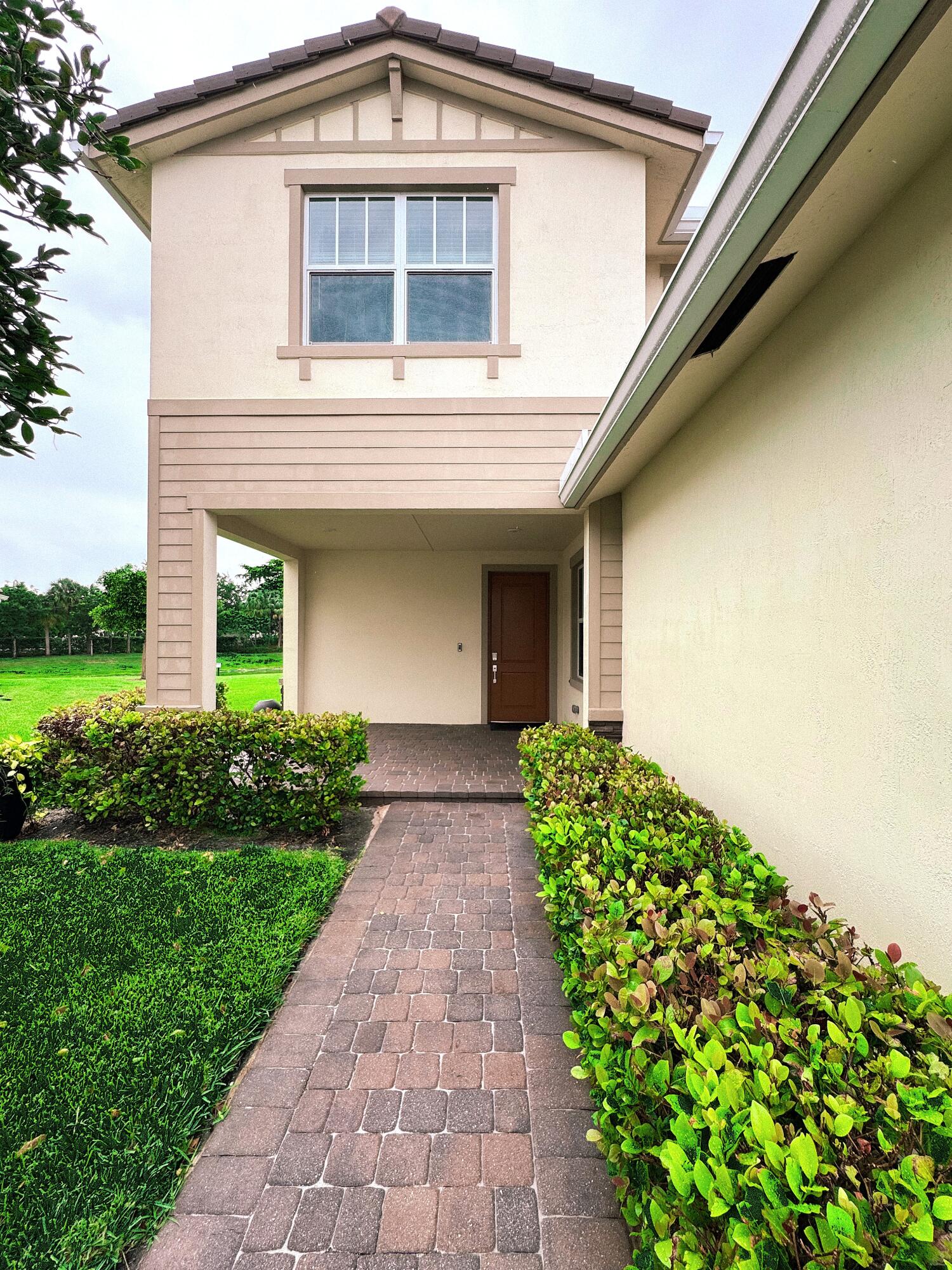CRYSTAL LAKE 1ST SEC - Residential