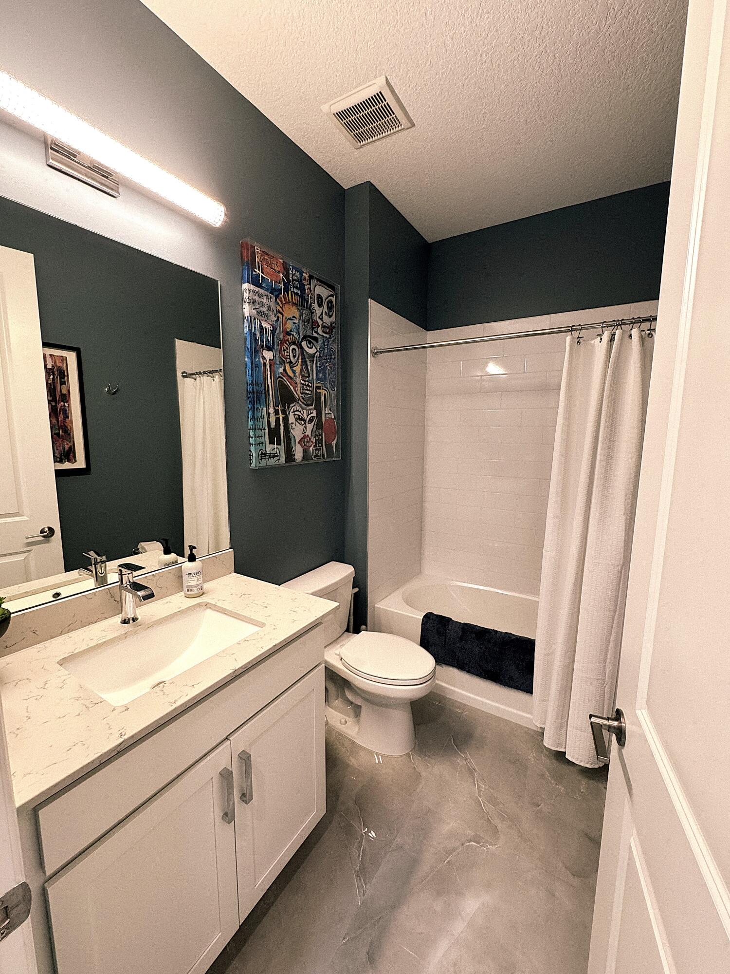 CRYSTAL LAKE 1ST SEC - Residential
