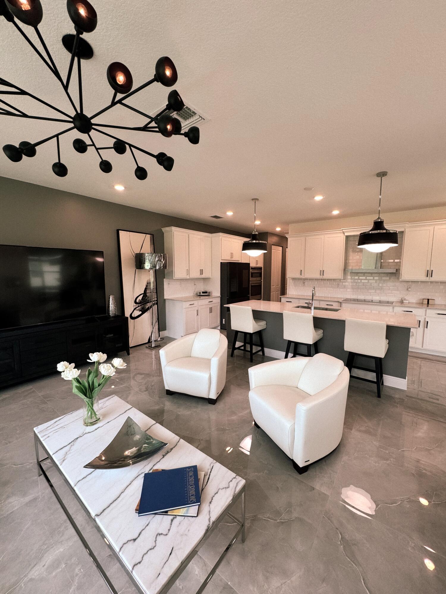 CRYSTAL LAKE 1ST SEC - Residential