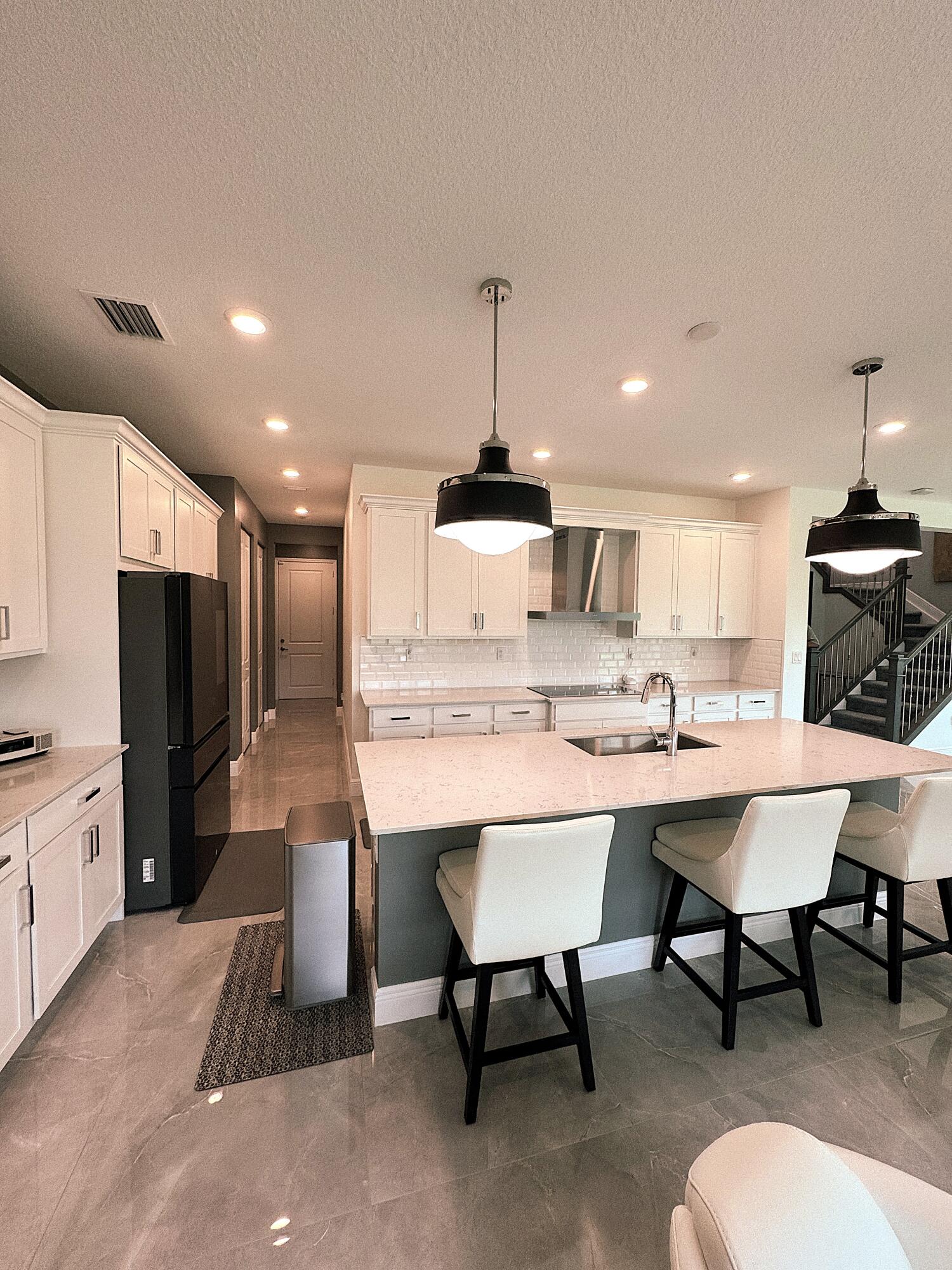 CRYSTAL LAKE 1ST SEC - Residential
