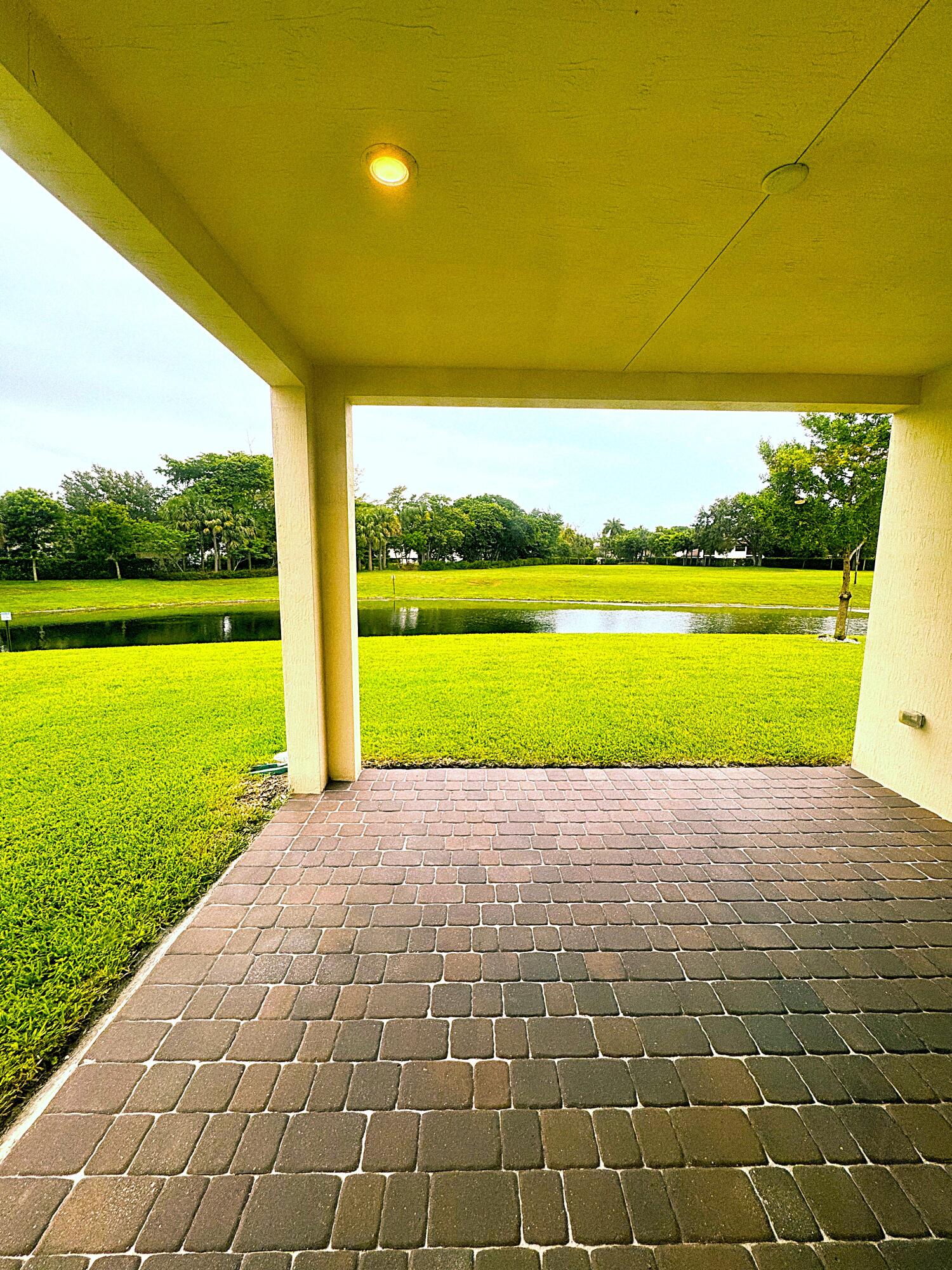 CRYSTAL LAKE 1ST SEC - Residential