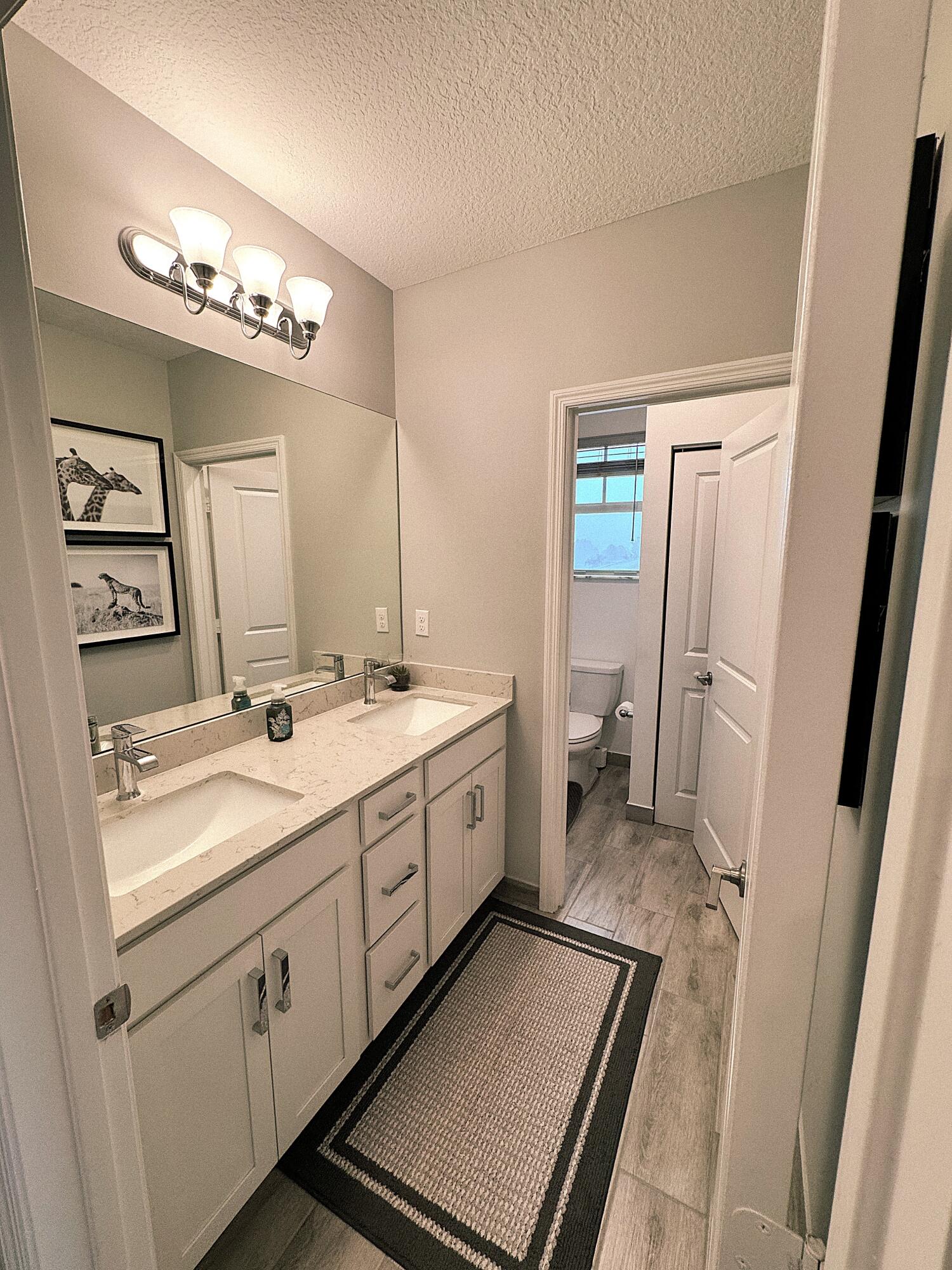 CRYSTAL LAKE 1ST SEC - Residential