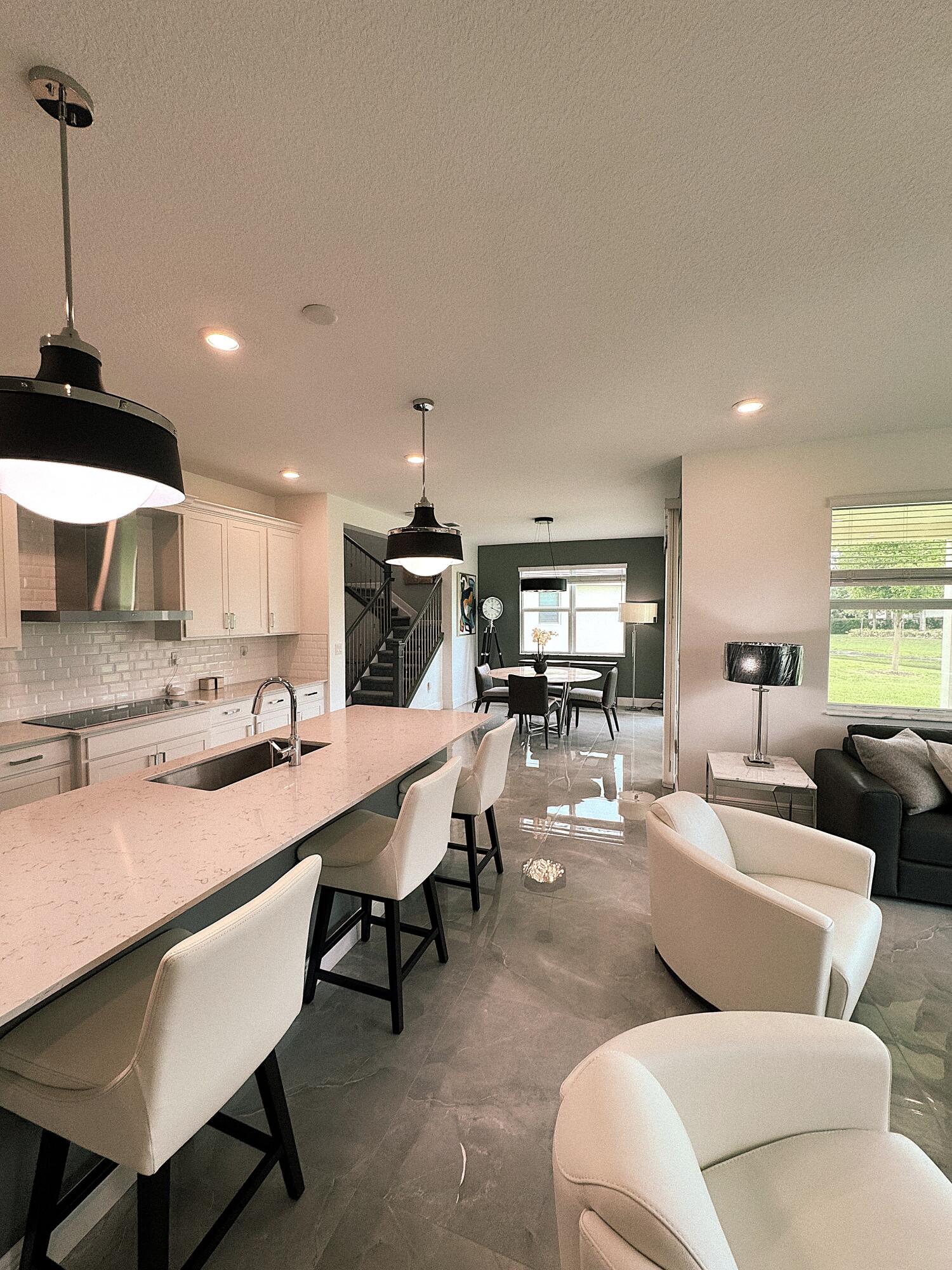 CRYSTAL LAKE 1ST SEC - Residential