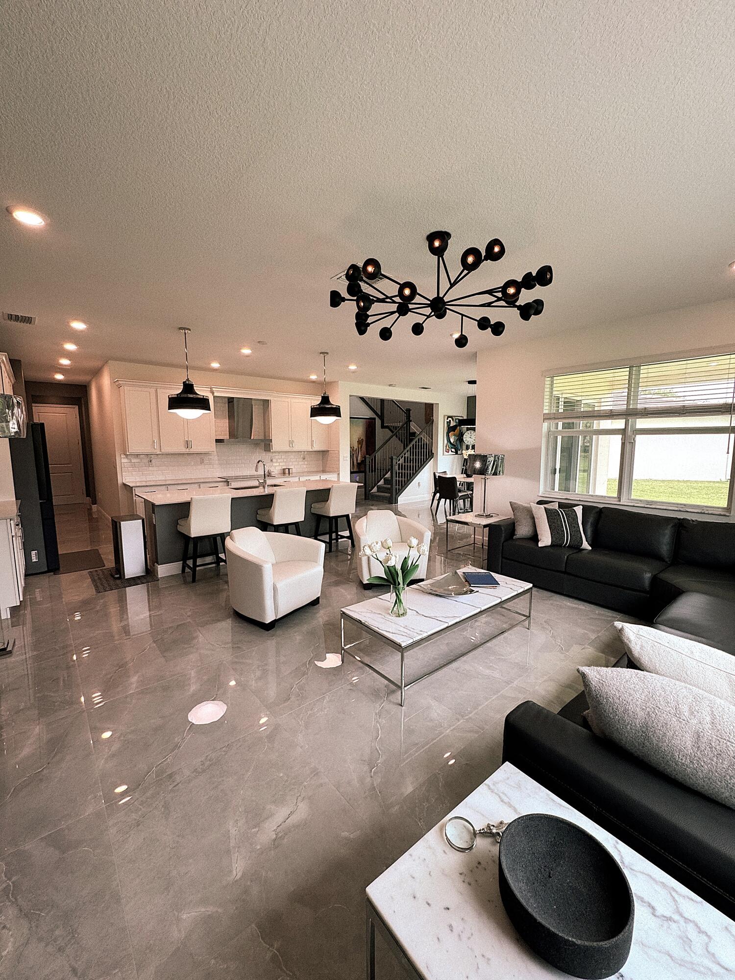 CRYSTAL LAKE 1ST SEC - Residential