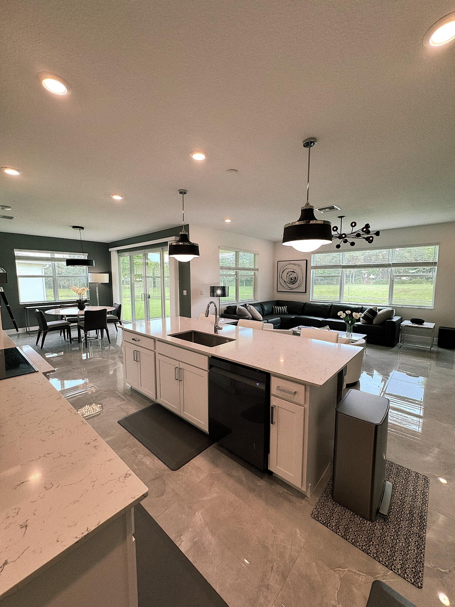 CRYSTAL LAKE 1ST SEC - Residential