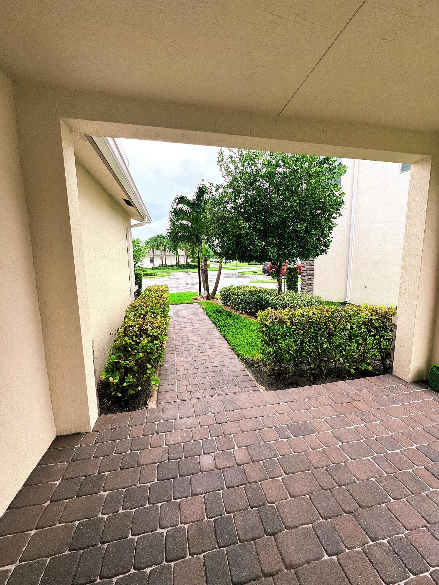 CRYSTAL LAKE 1ST SEC - Residential
