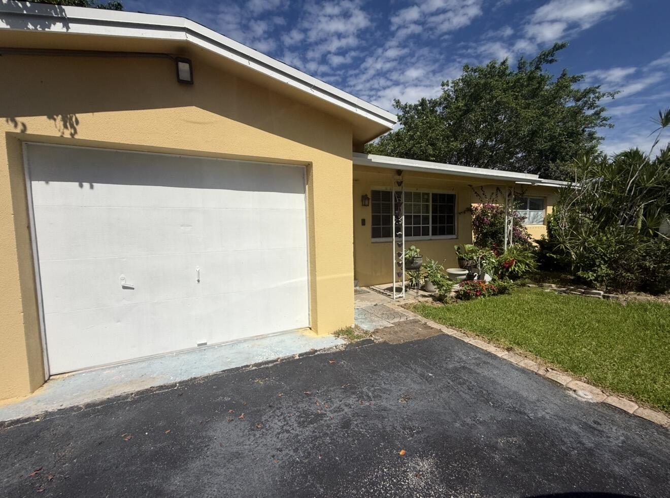 BOYNTON RIDGE - Residential Lease