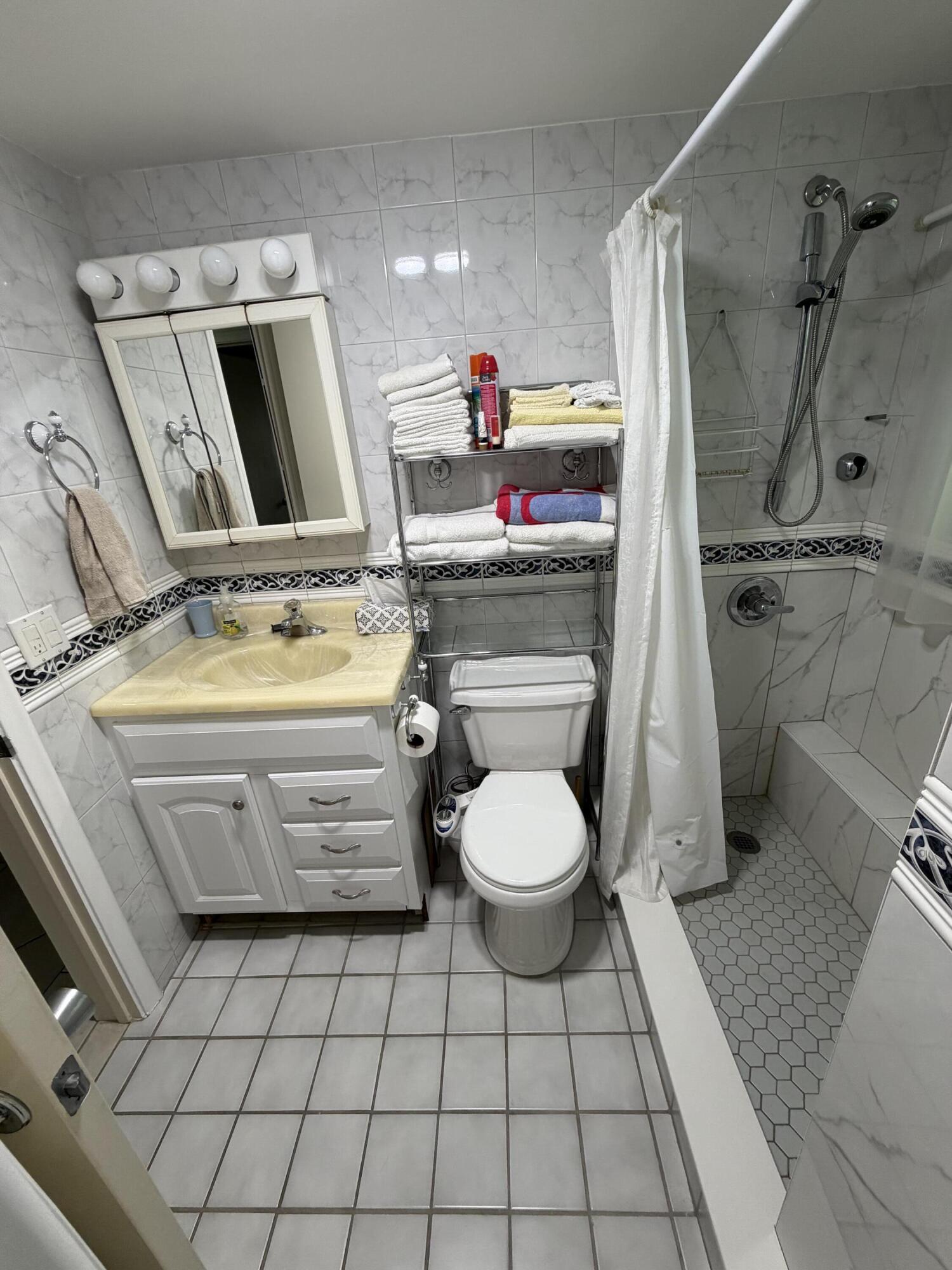 MURRY HILLS APT BLDG CONDO - Residential