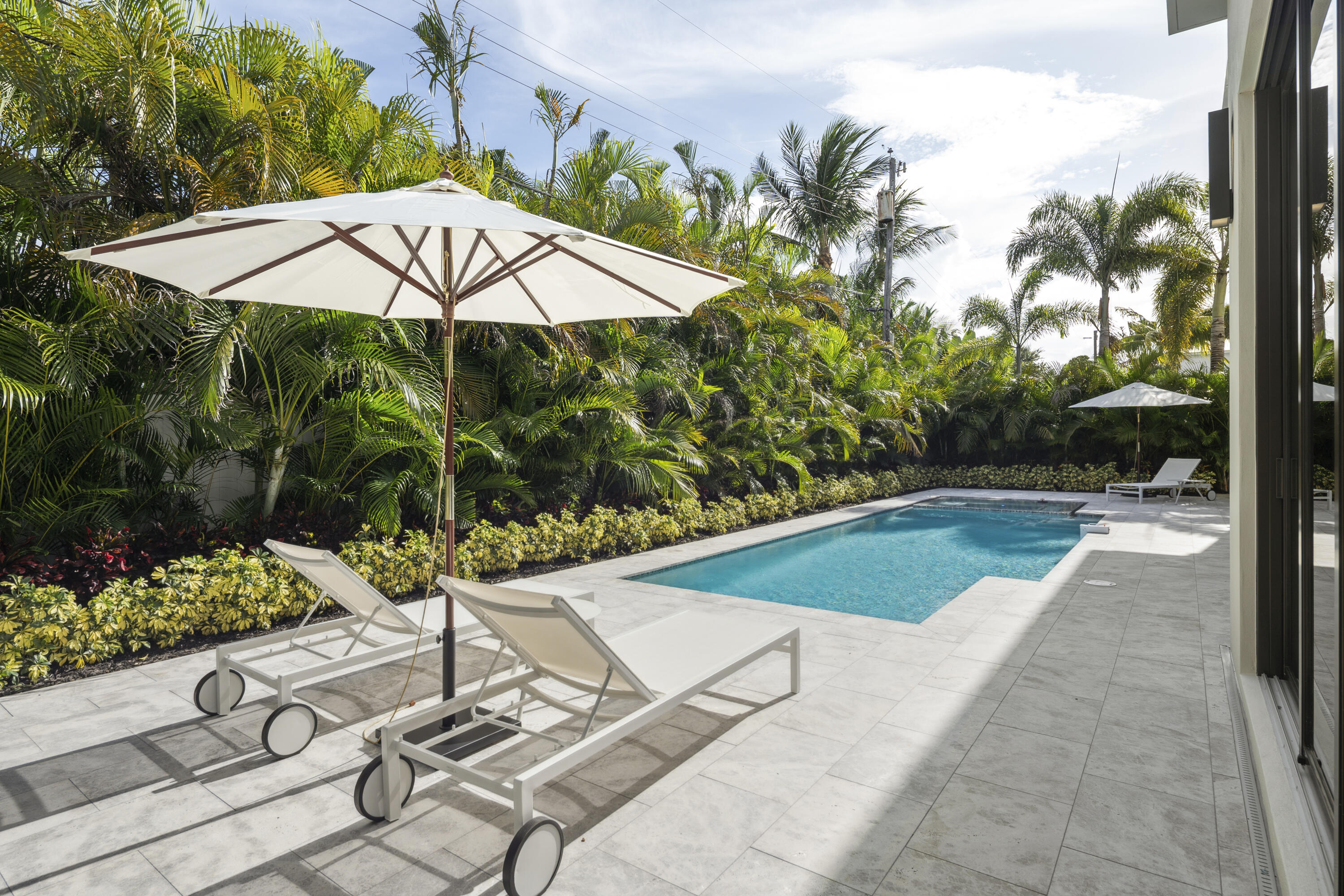 BOCA VILLAS - Residential