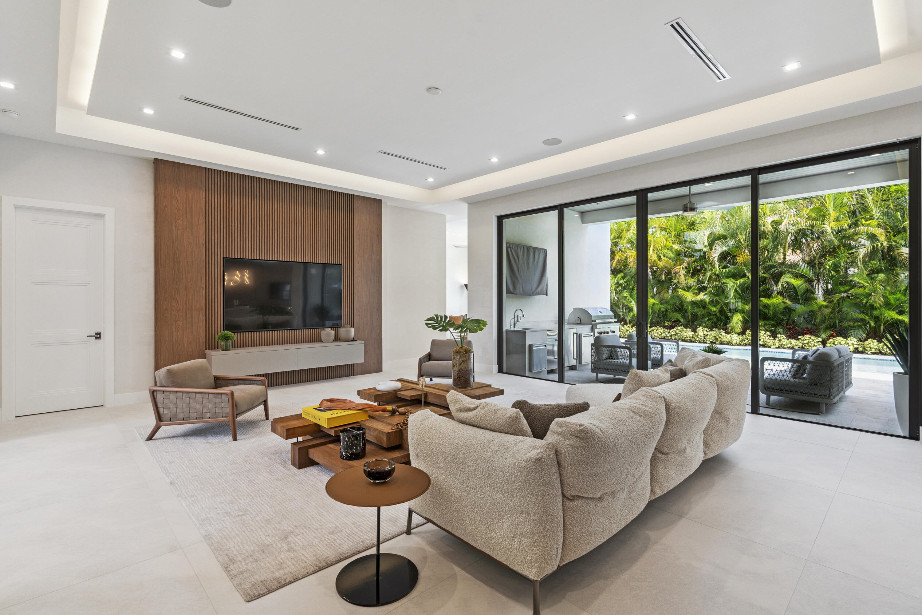 BOCA VILLAS - Residential