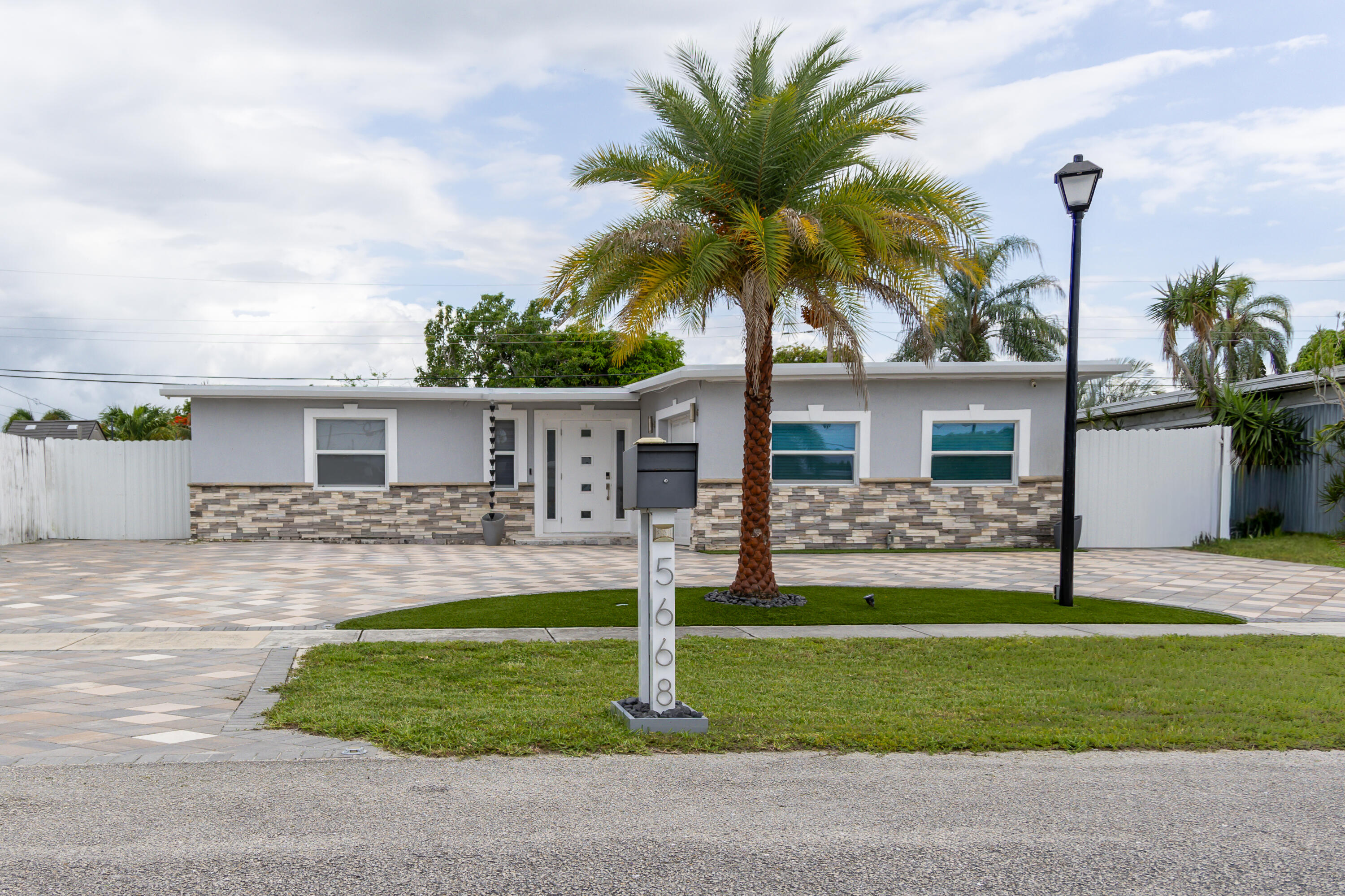FOREST HILL VILLAGE 3 - Residential Lease