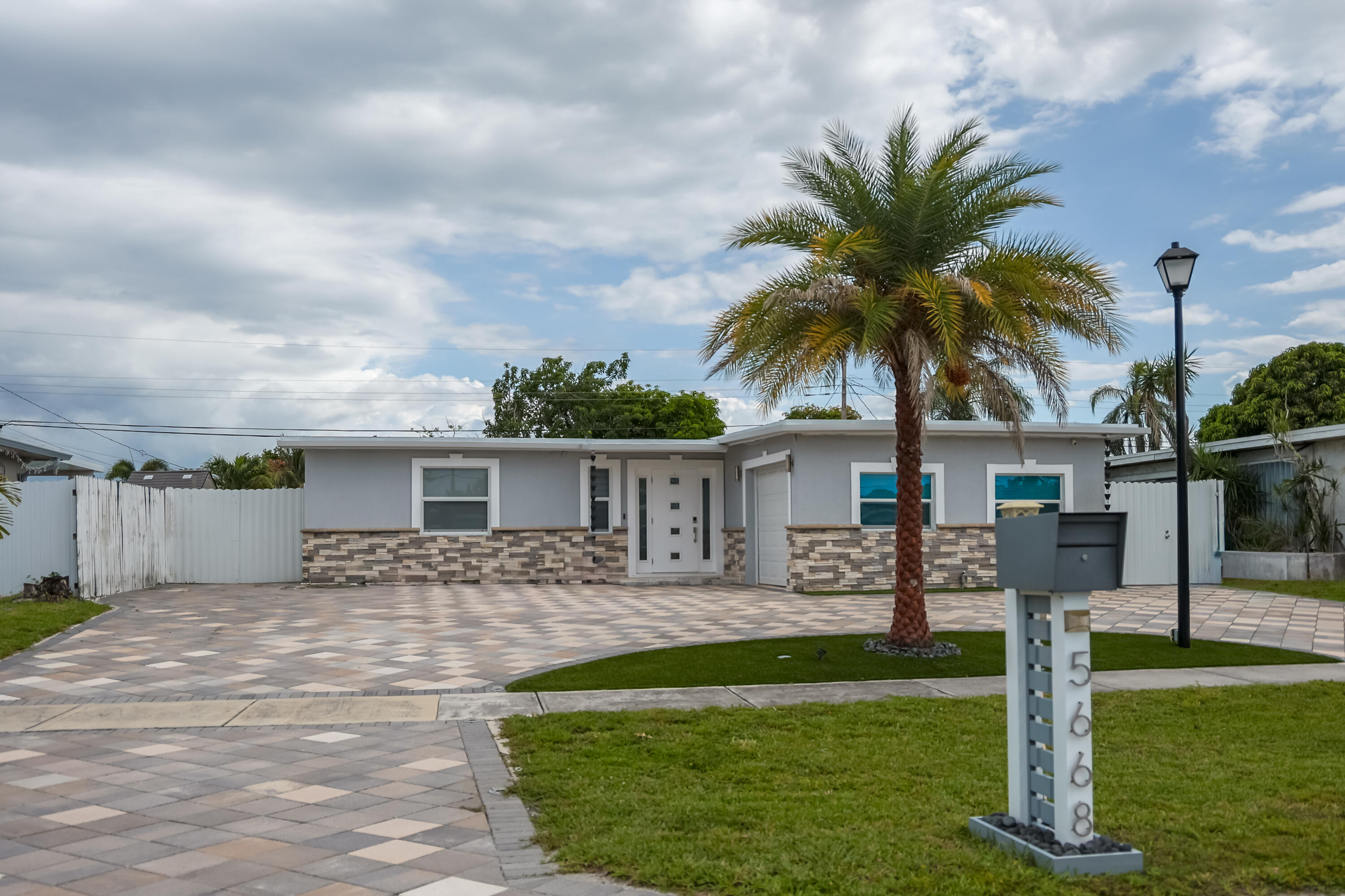 FOREST HILL VILLAGE 3 - Residential Lease