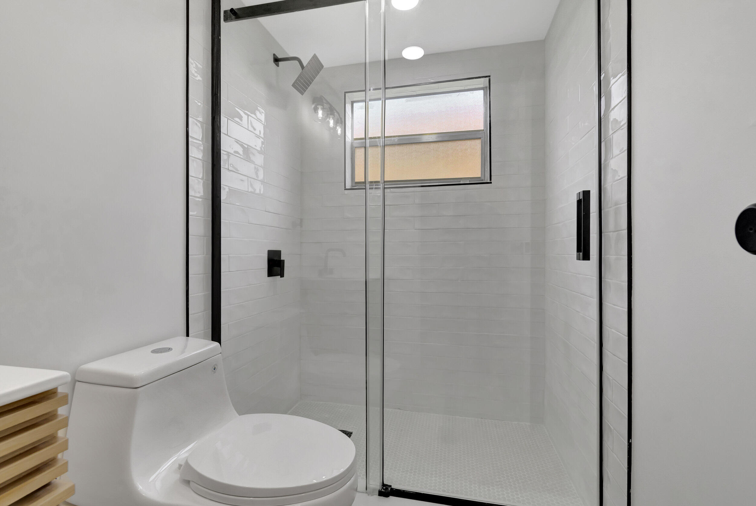 KINGS POINT SAXONY CONDOS - Residential