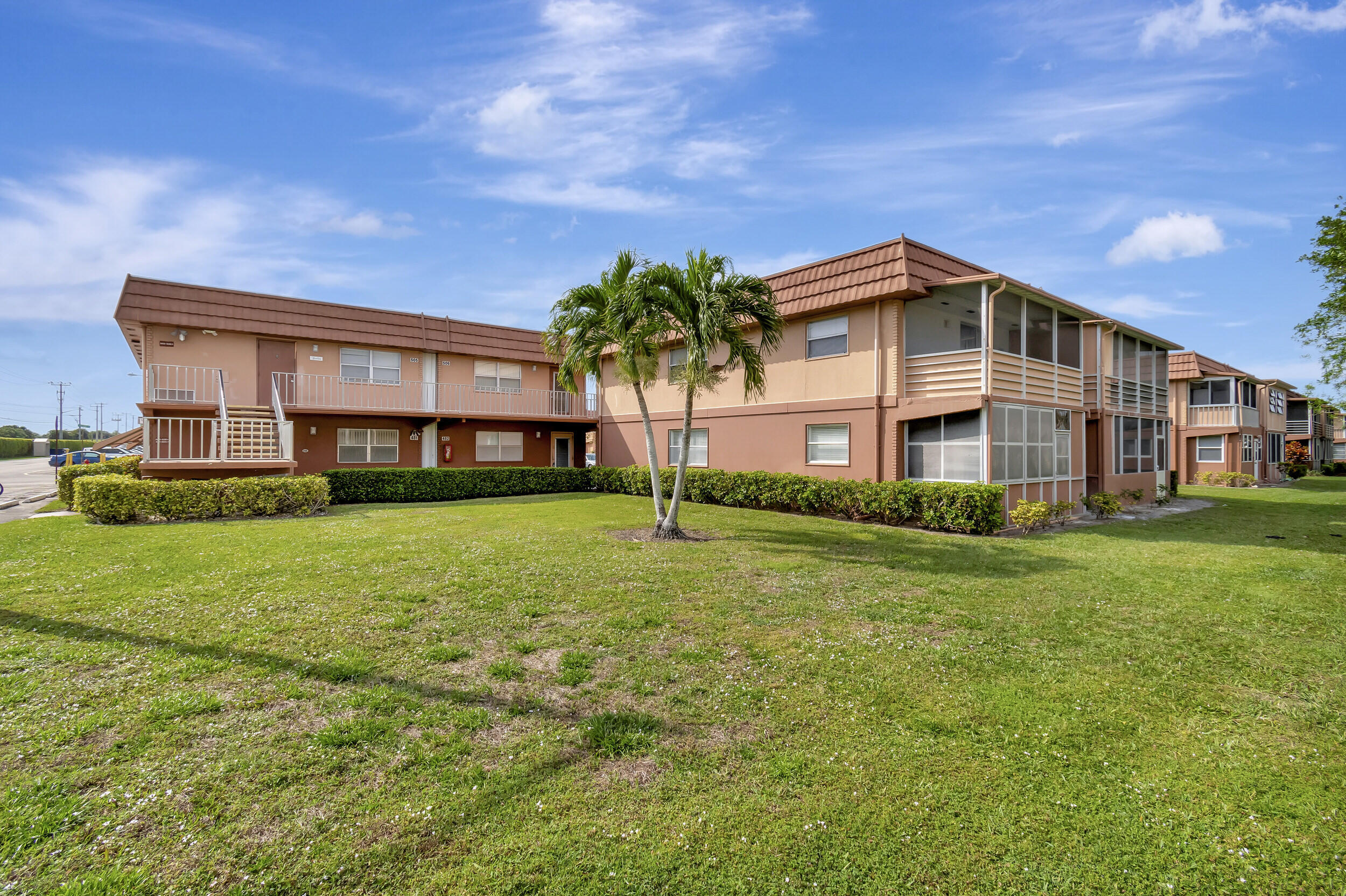 KINGS POINT SAXONY CONDOS - Residential