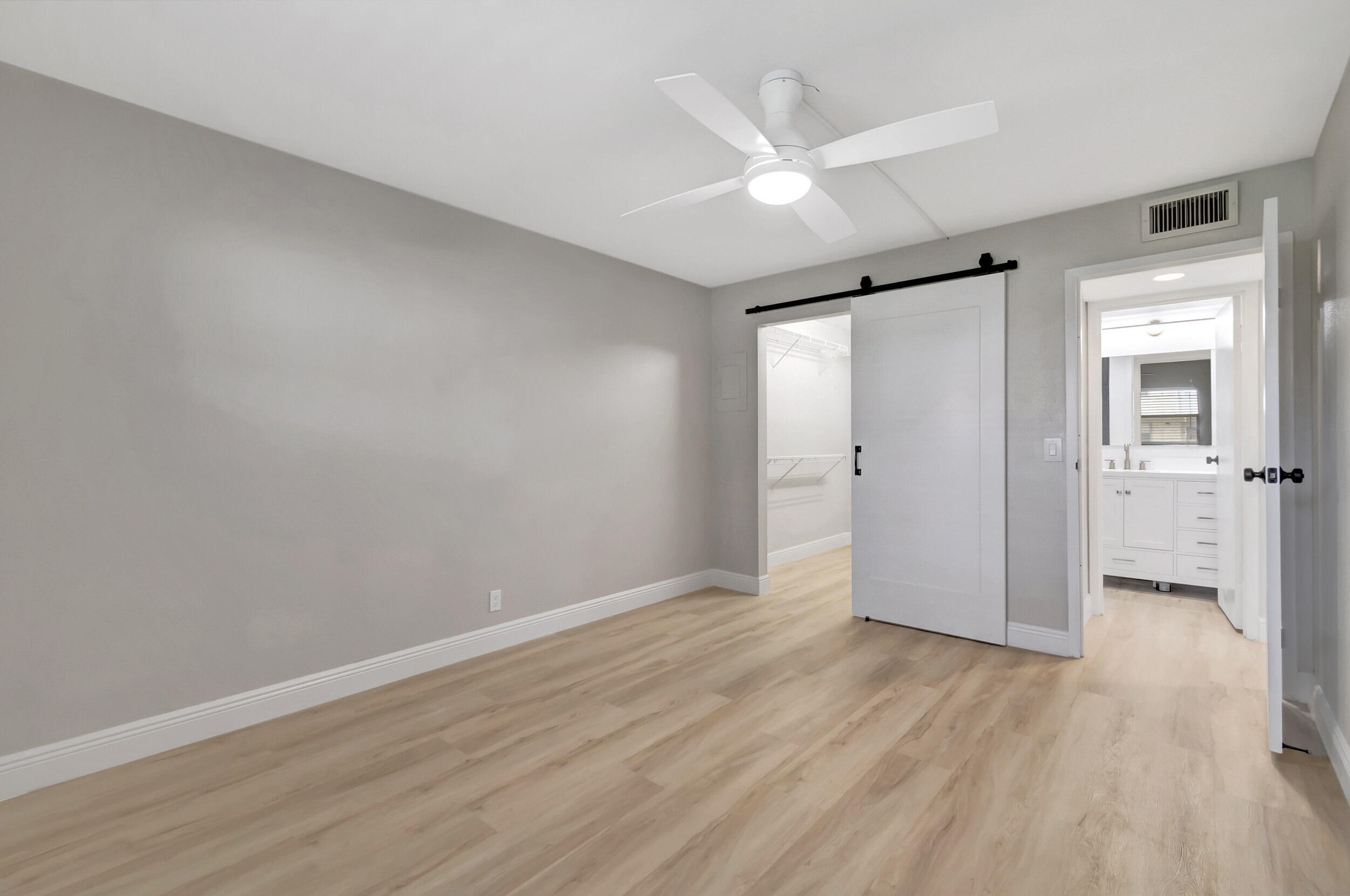 KINGS POINT SAXONY CONDOS - Residential