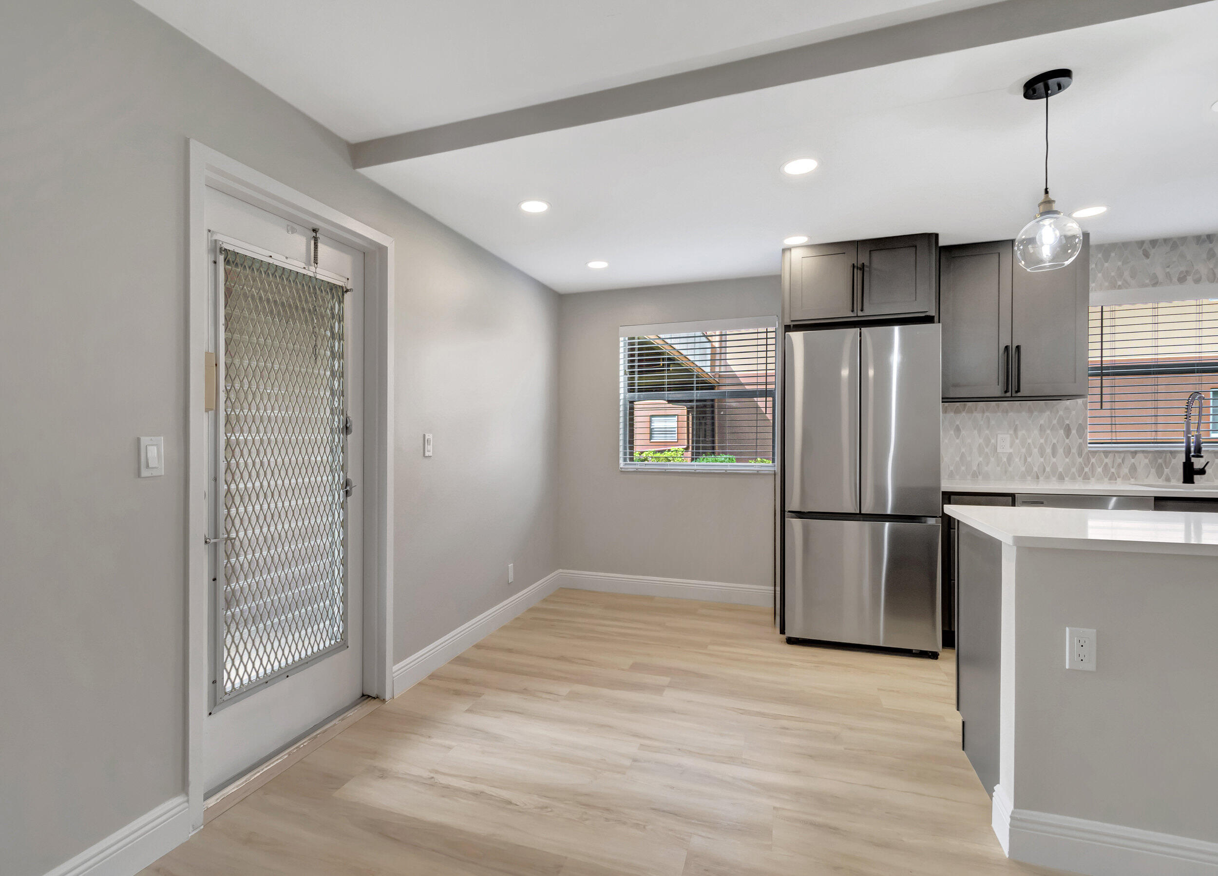 KINGS POINT SAXONY CONDOS - Residential