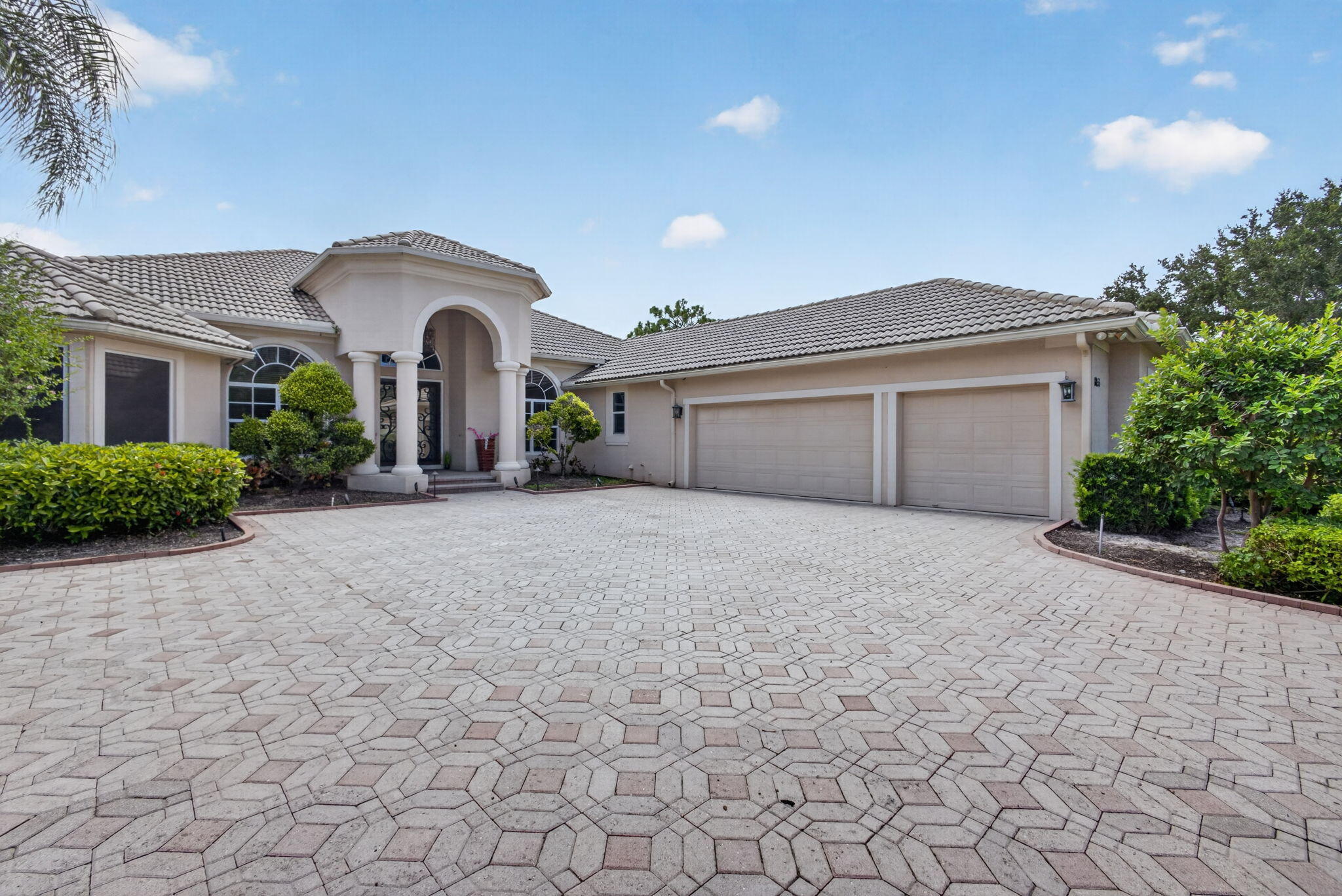 STONEWAL ESTATES - Residential