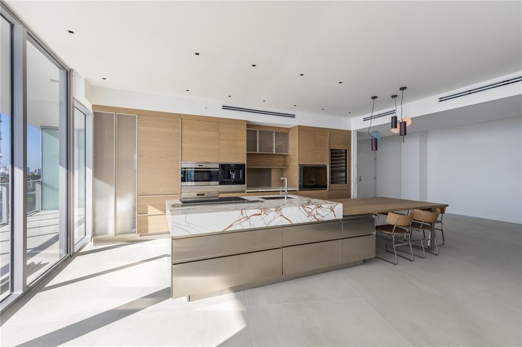 AUBERGE BEACH RESIDENCES - Residential
