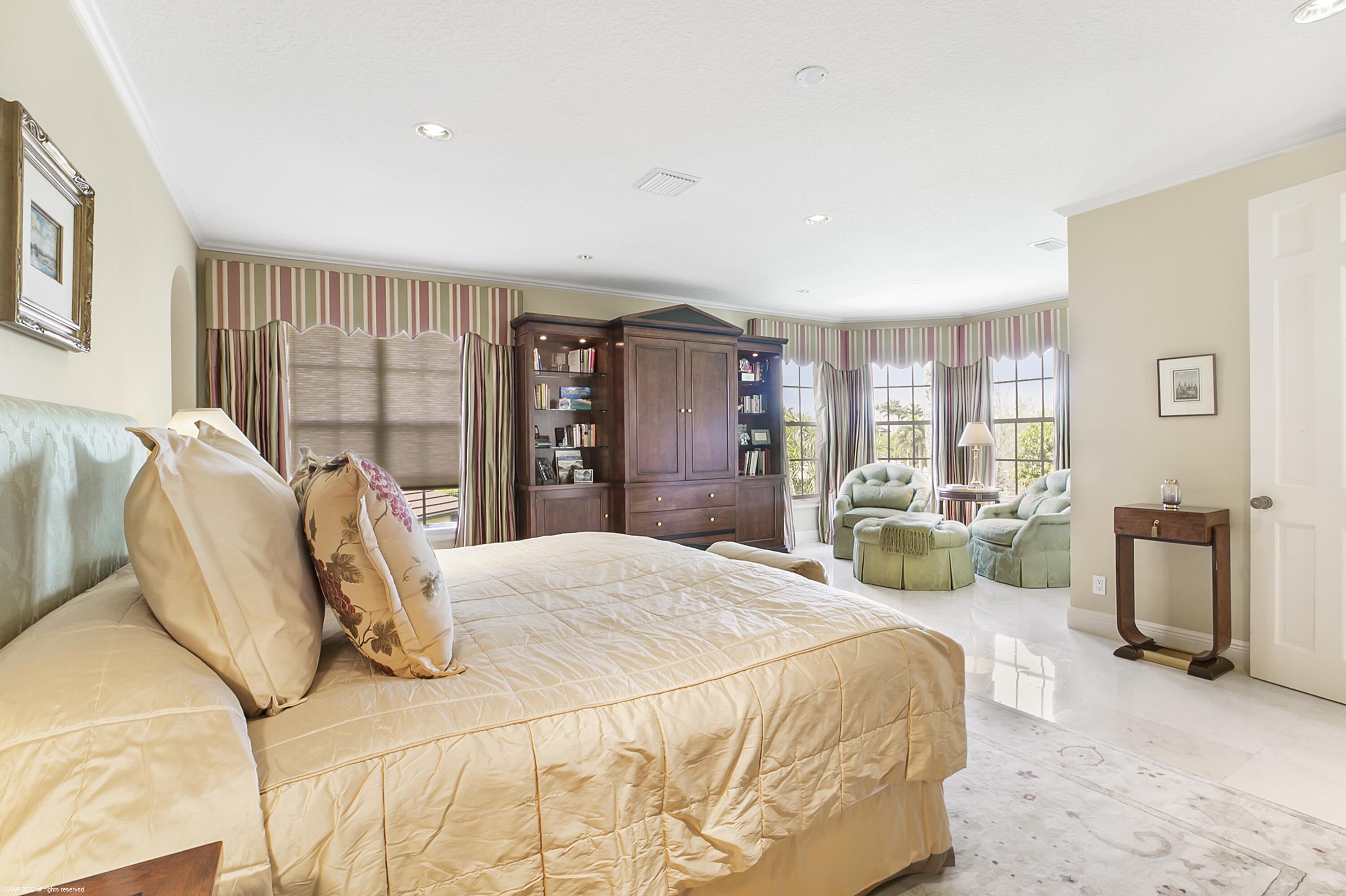 PALM BEACH POINT - Residential