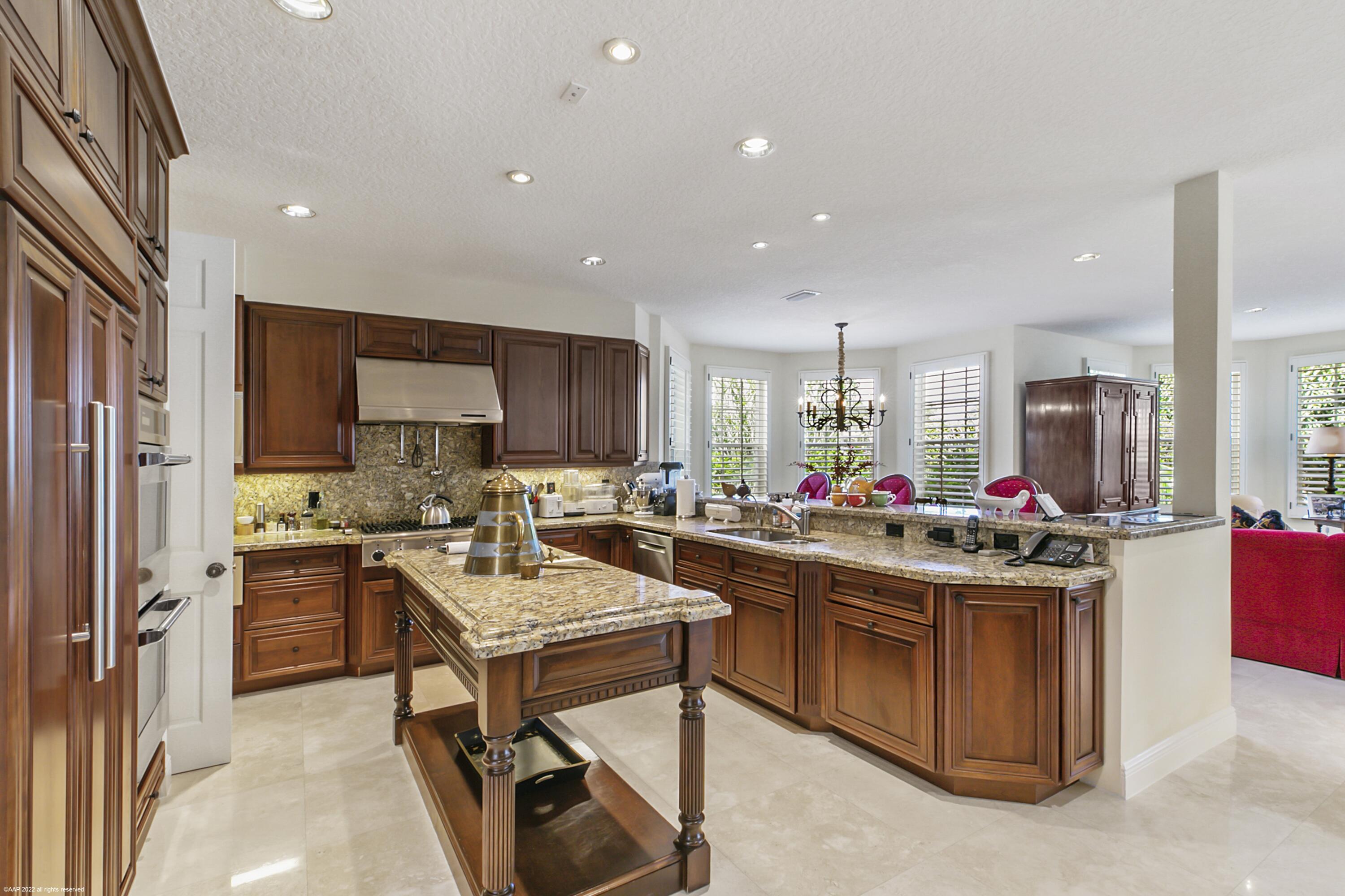 PALM BEACH POINT - Residential