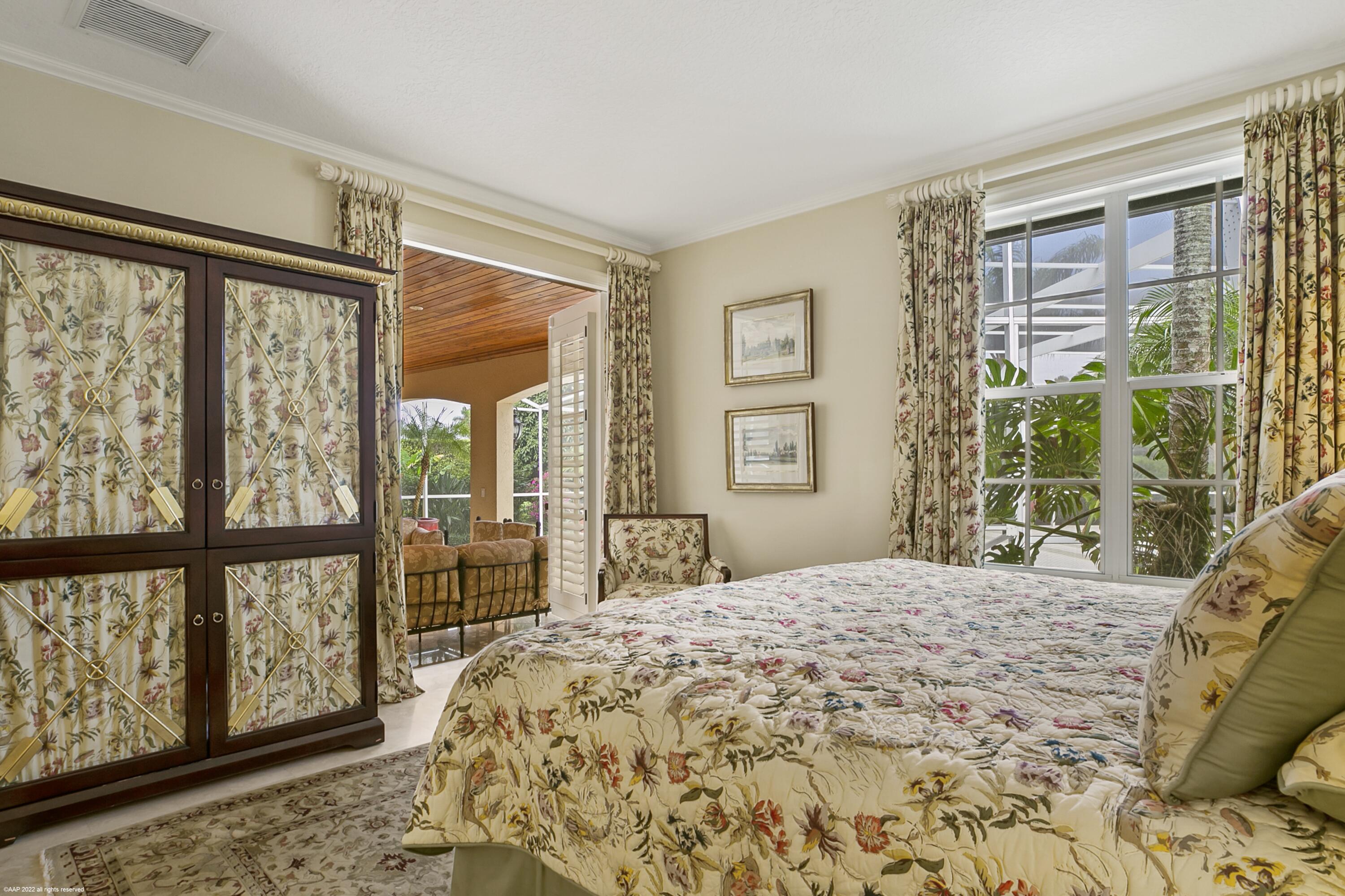 PALM BEACH POINT - Residential