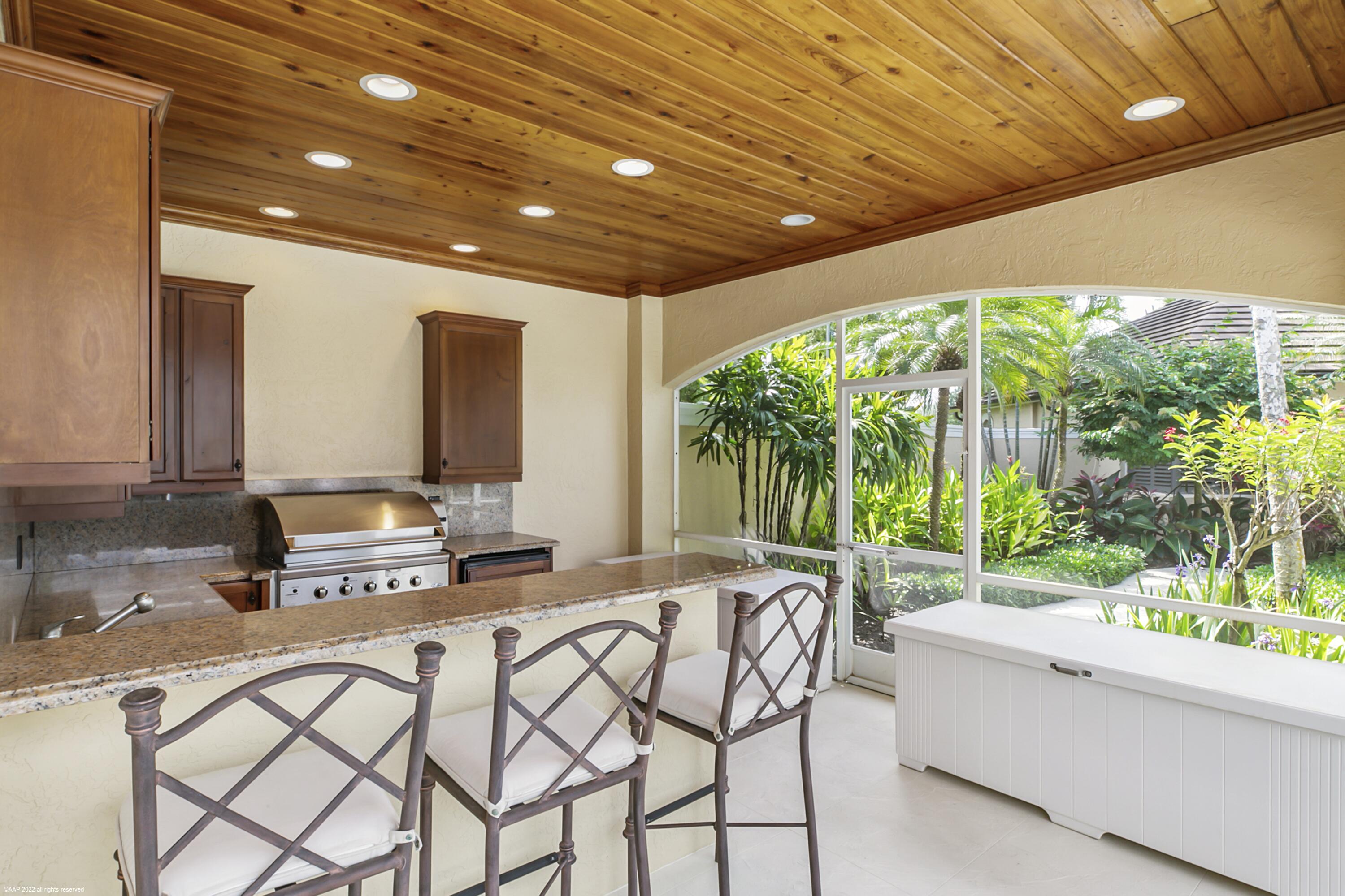 PALM BEACH POINT - Residential