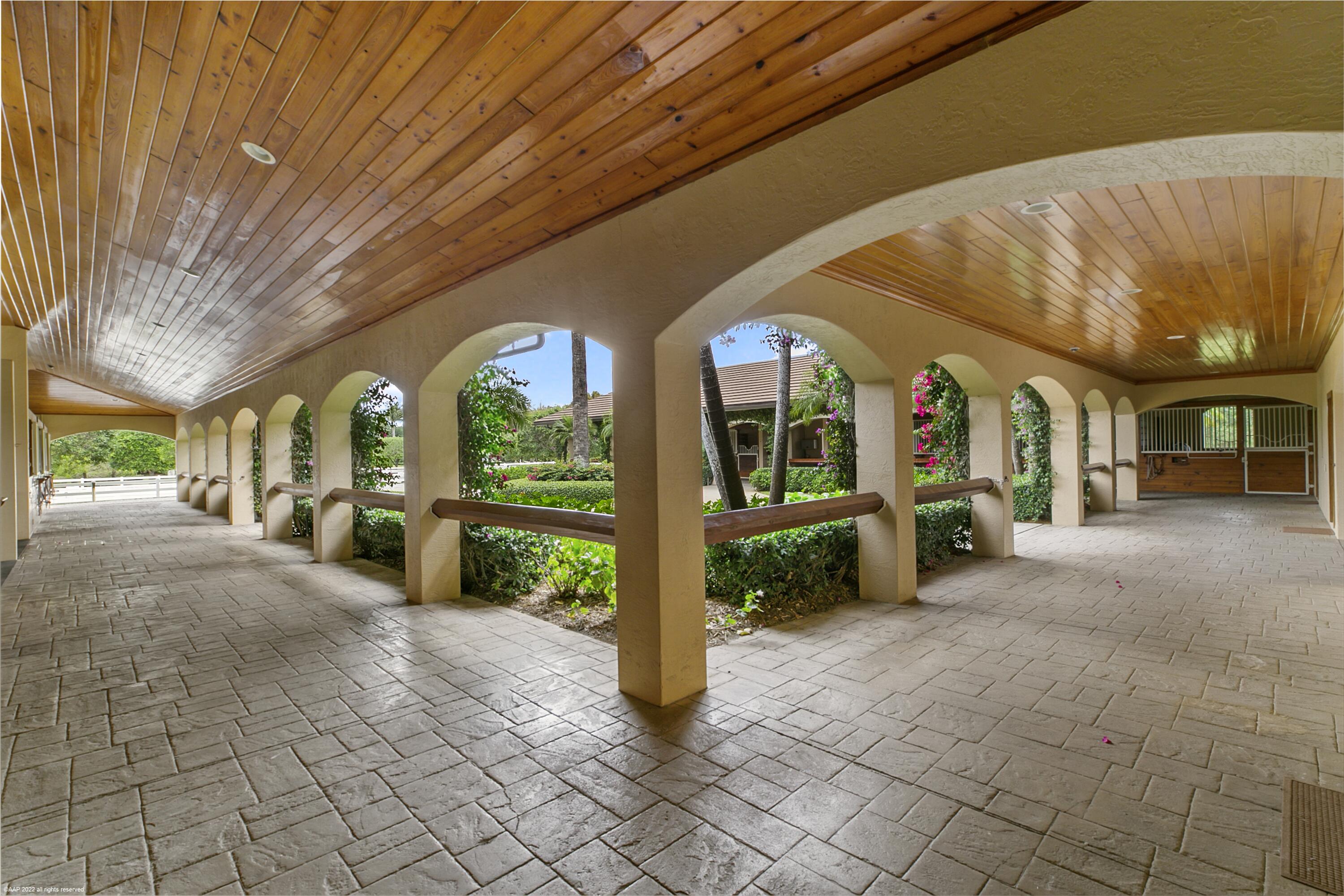 PALM BEACH POINT - Residential