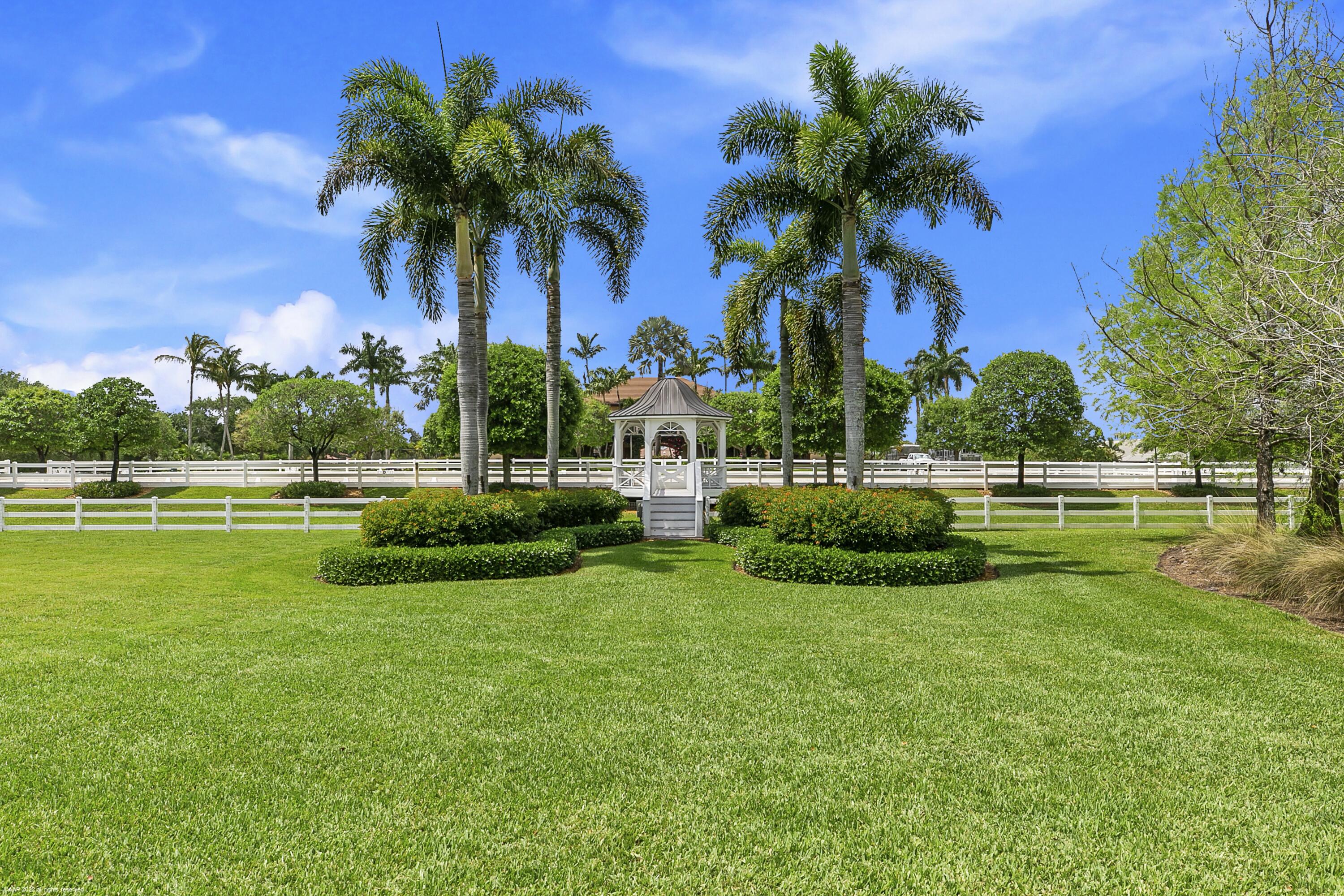 PALM BEACH POINT - Residential