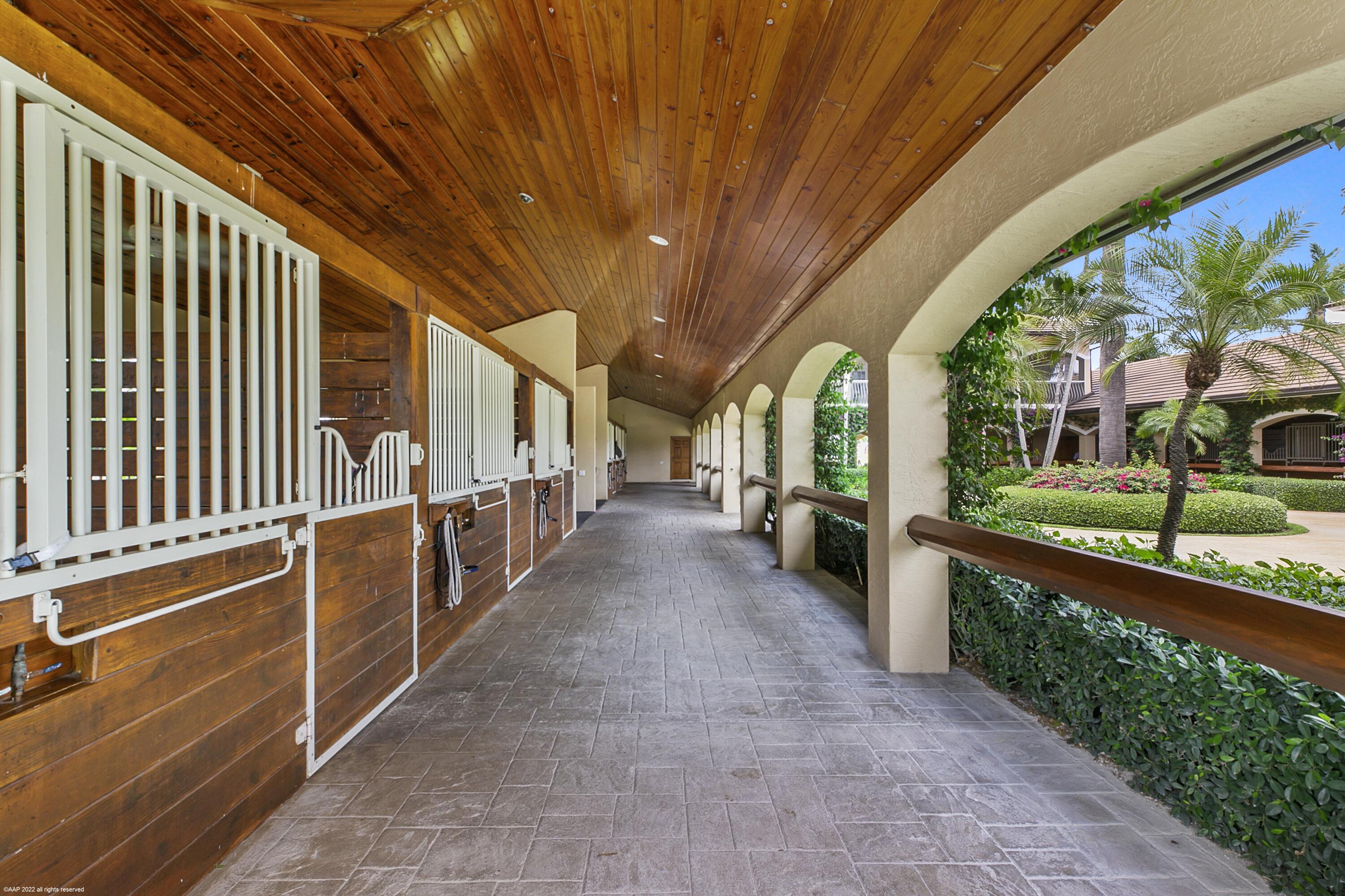 PALM BEACH POINT - Residential
