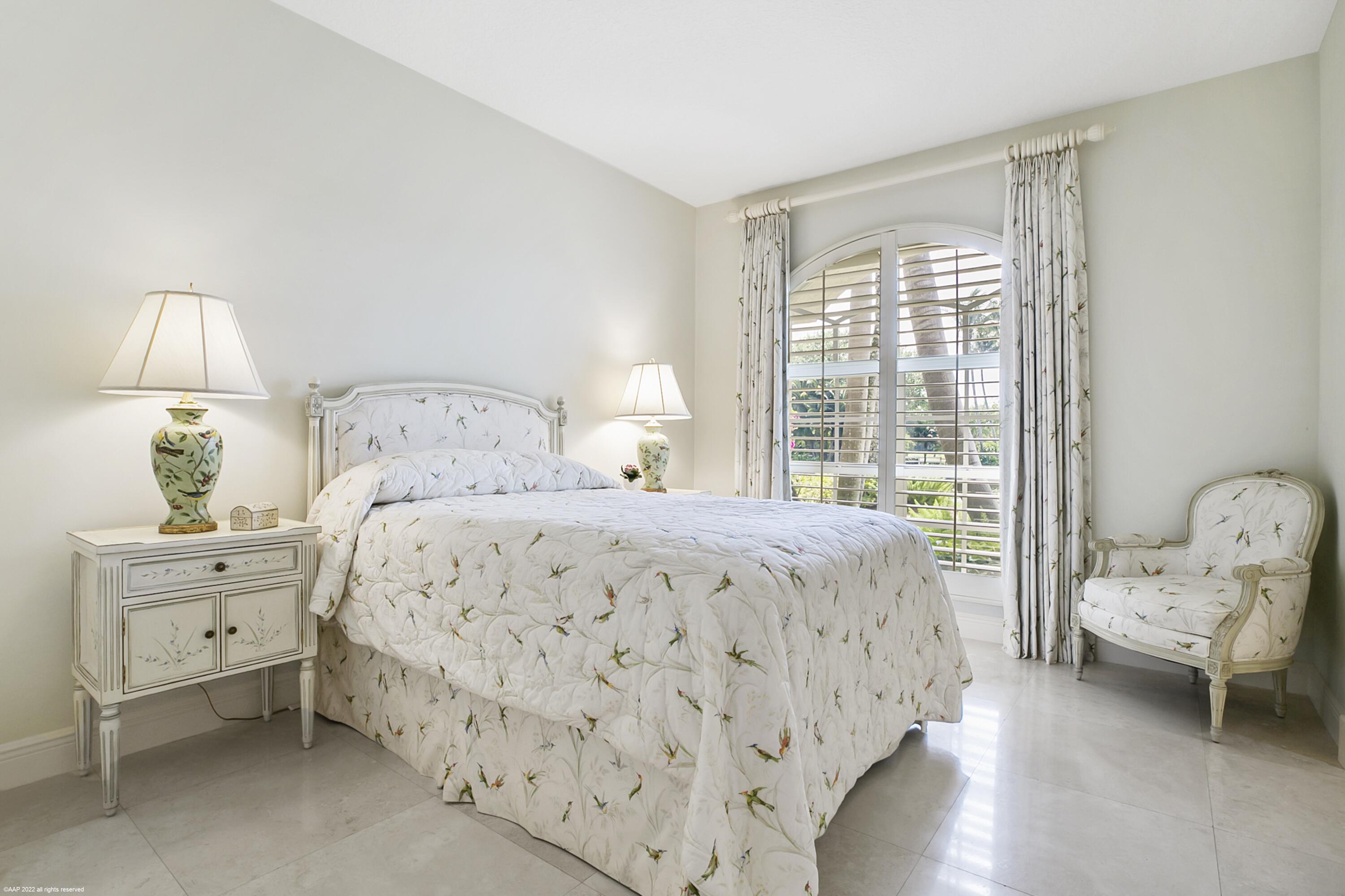 PALM BEACH POINT - Residential