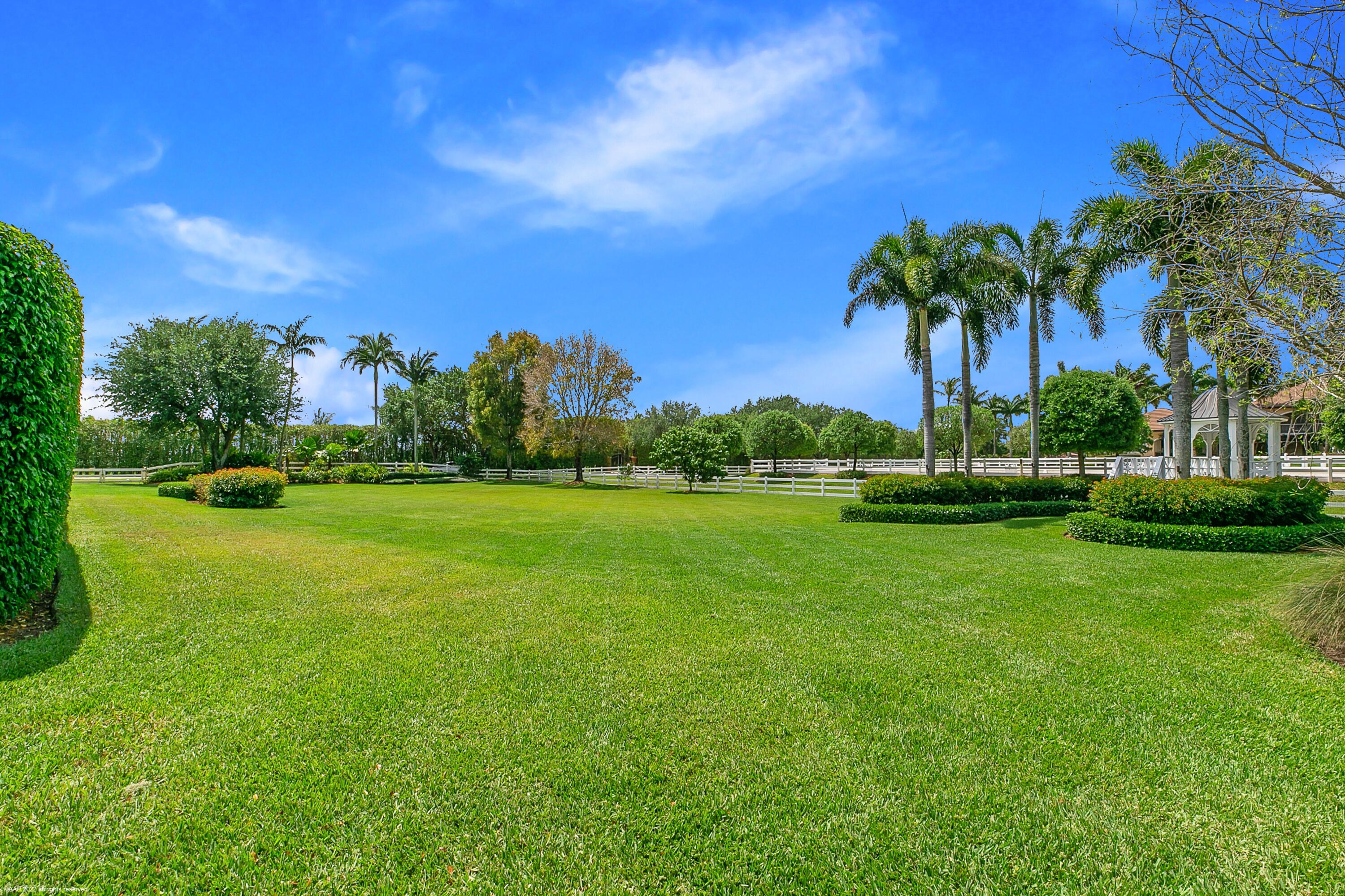 PALM BEACH POINT - Residential