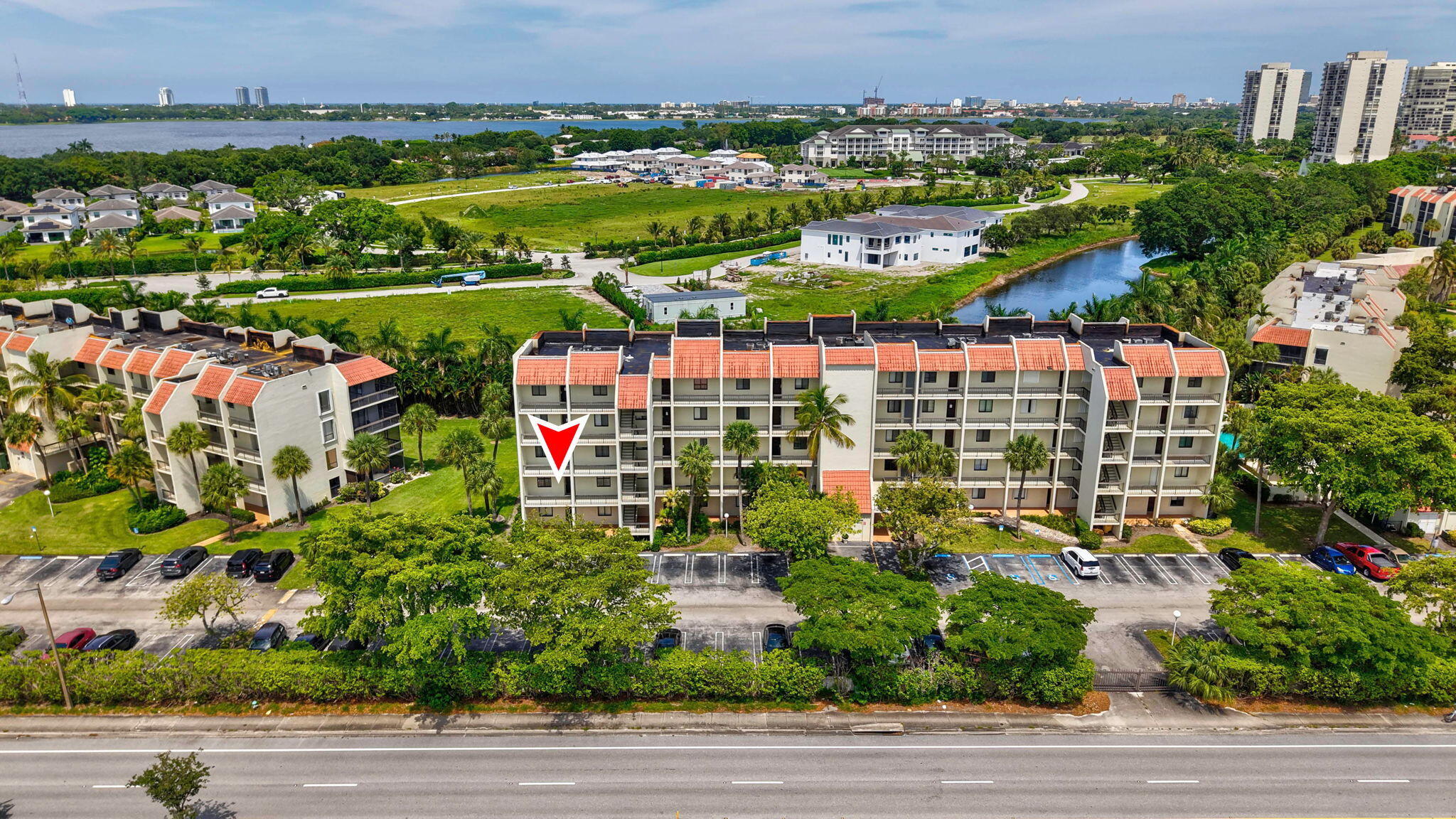 LANDS OF THE PRESIDENT CONDO 8 - Residential