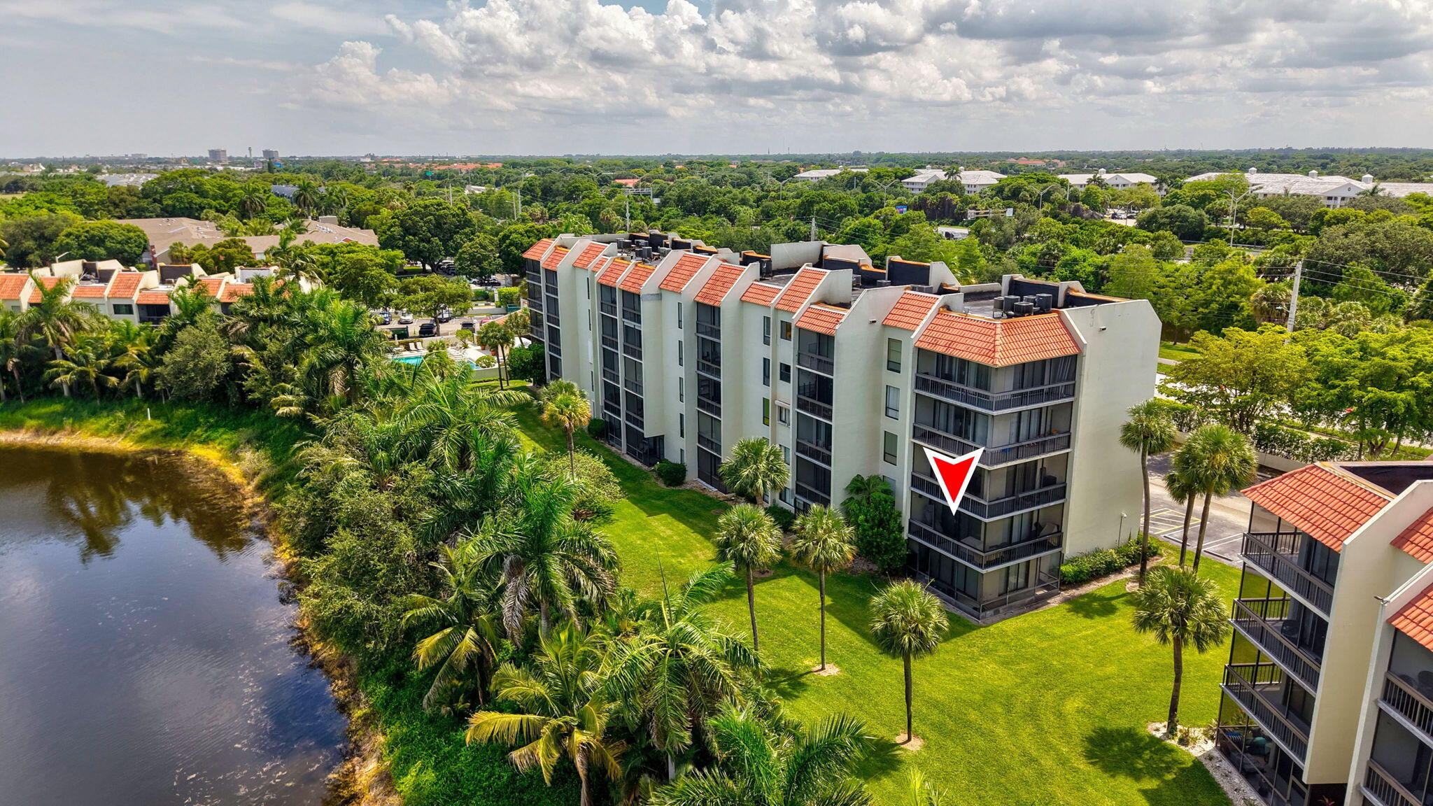 LANDS OF THE PRESIDENT CONDO 8 - Residential