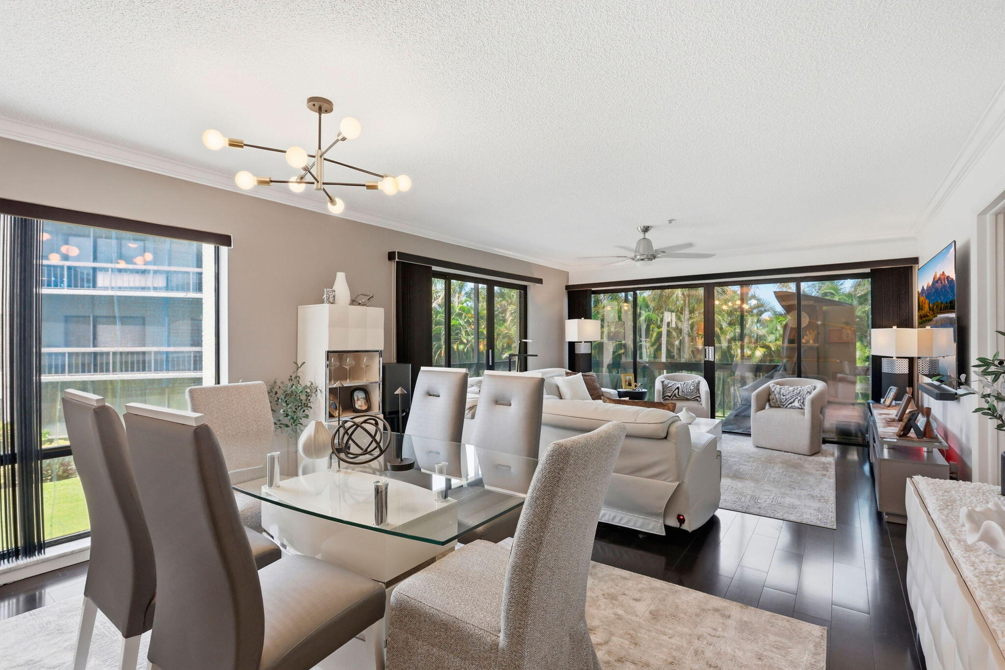 LANDS OF THE PRESIDENT CONDO 8 - Residential