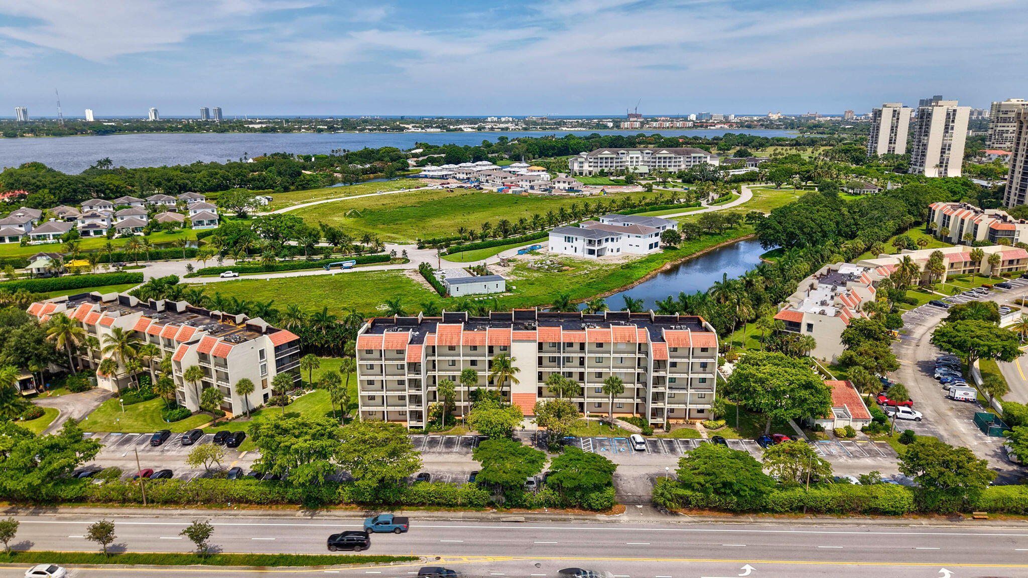 LANDS OF THE PRESIDENT CONDO 8 - Residential