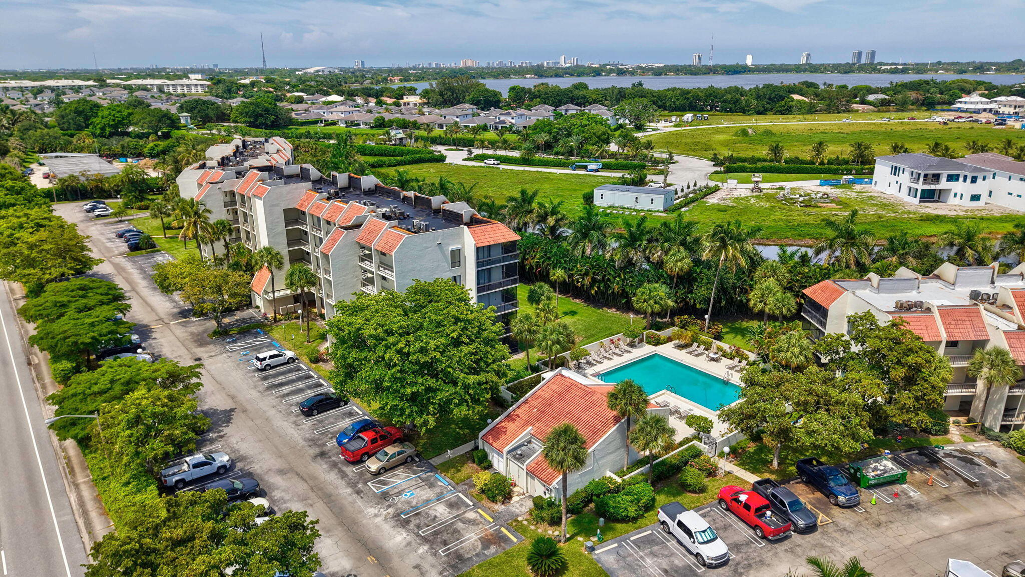LANDS OF THE PRESIDENT CONDO 8 - Residential