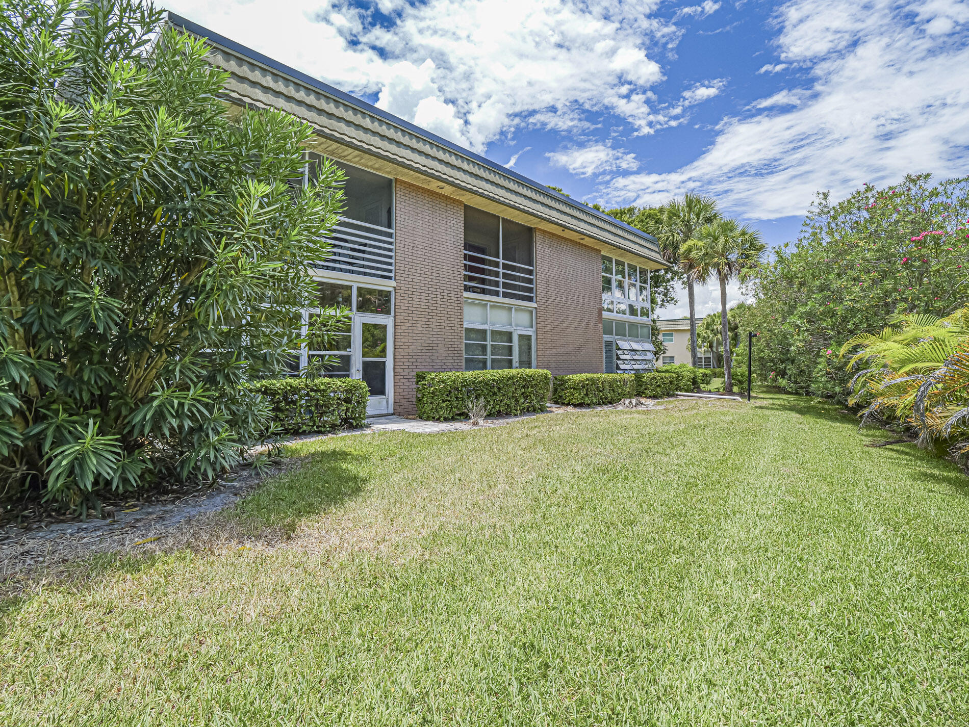 VISTA GARDENS F/K/A VISTA ROYALE GARDENS - Residential