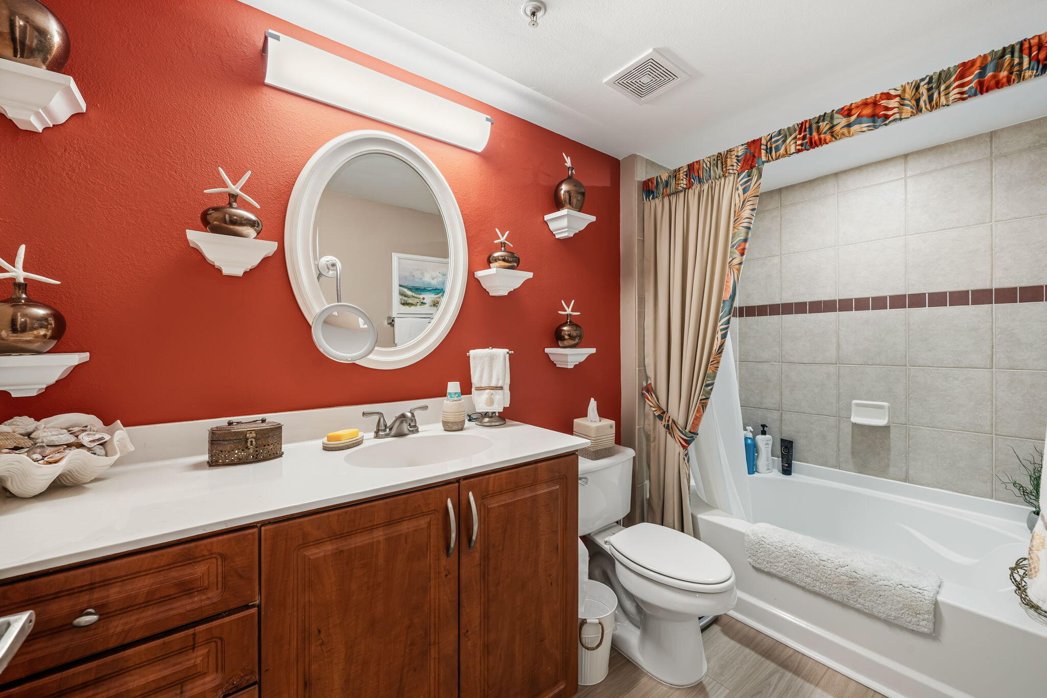 VILLAS AT EMERALD DUNES CONDO - Residential