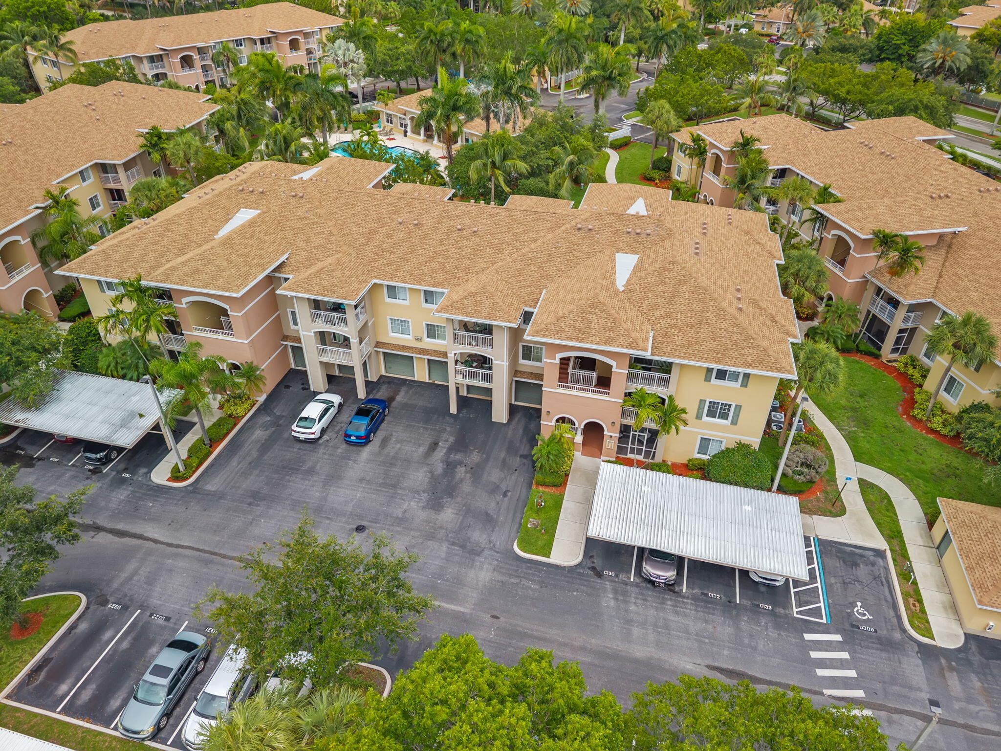VILLAS AT EMERALD DUNES CONDO - Residential
