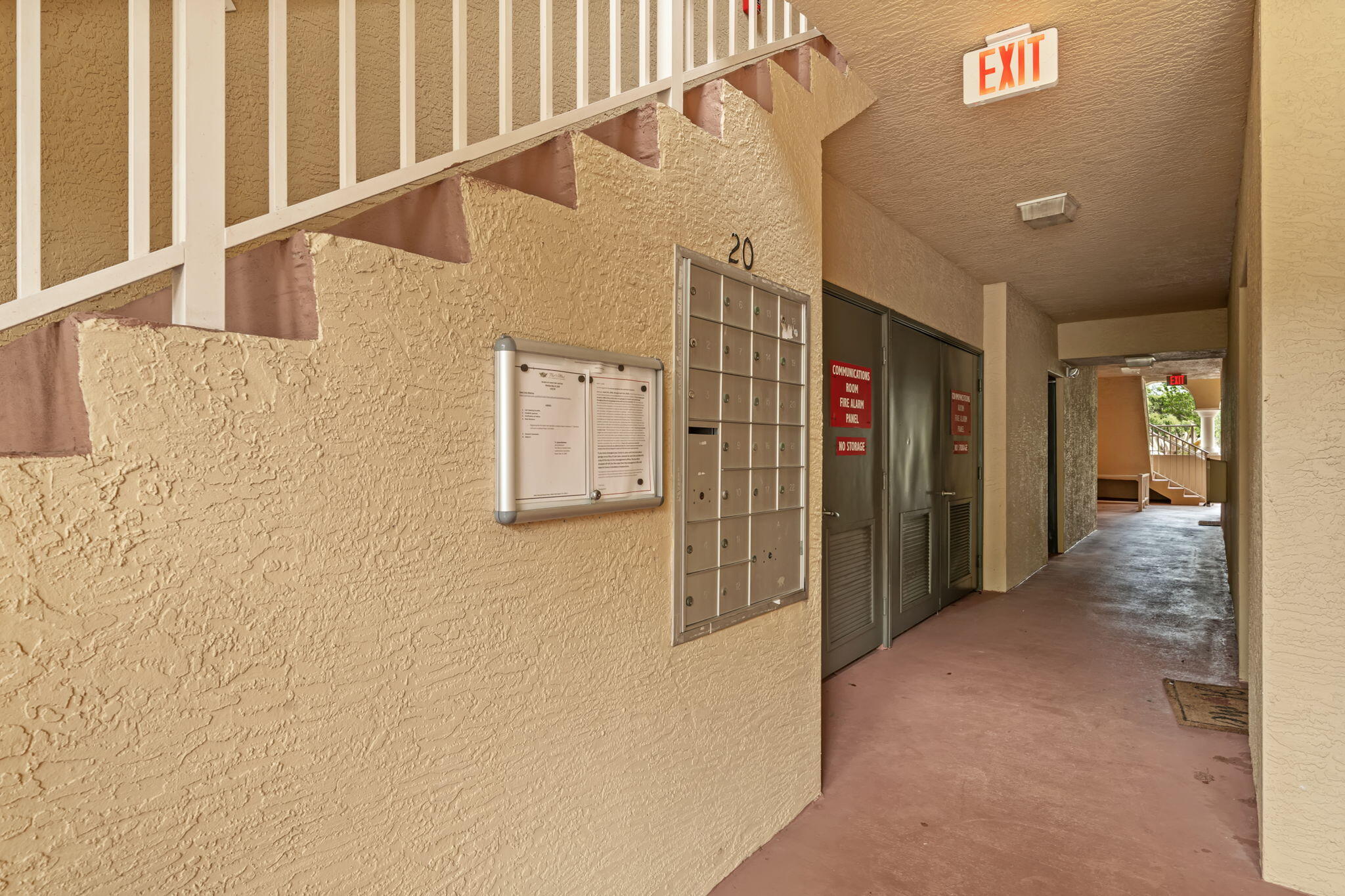 VILLAS AT EMERALD DUNES CONDO - Residential