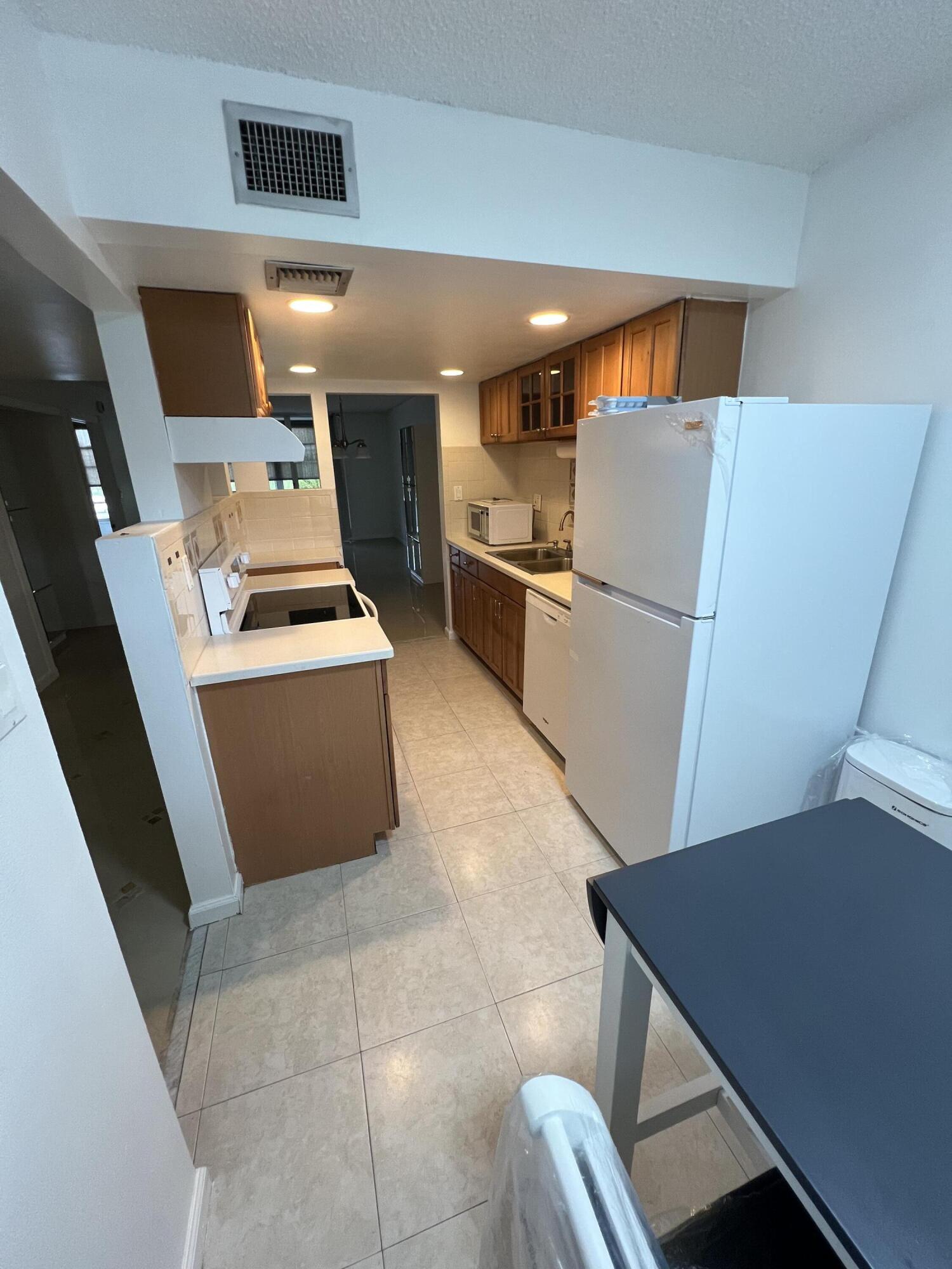 CYPRESS CHASE NORTH NO 1 CONDO - Residential Lease