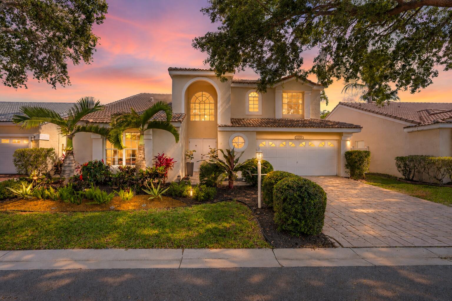 SIENA OAKS - Residential