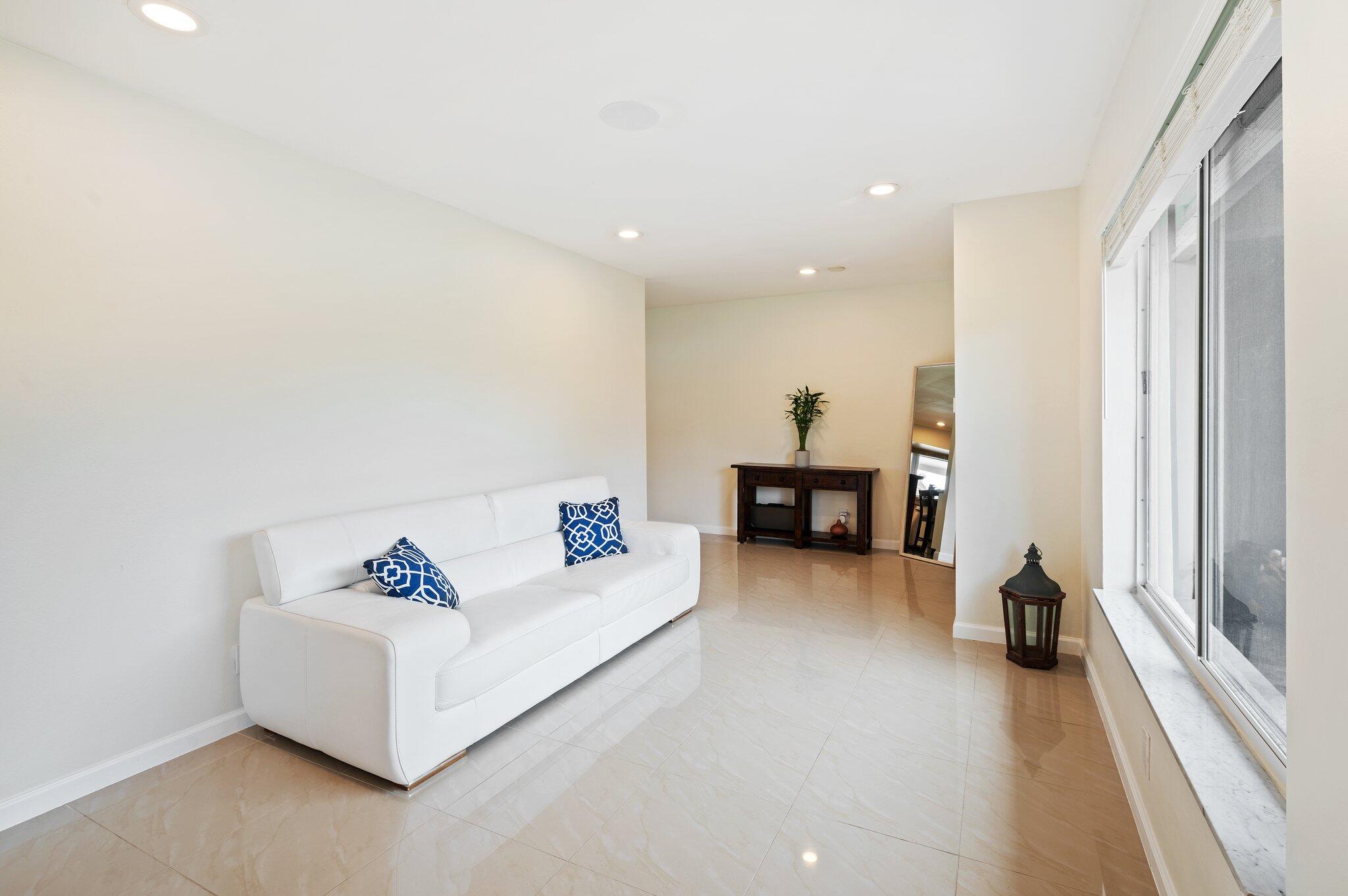 PLANTATION PARK LAKESITES - Residential Lease