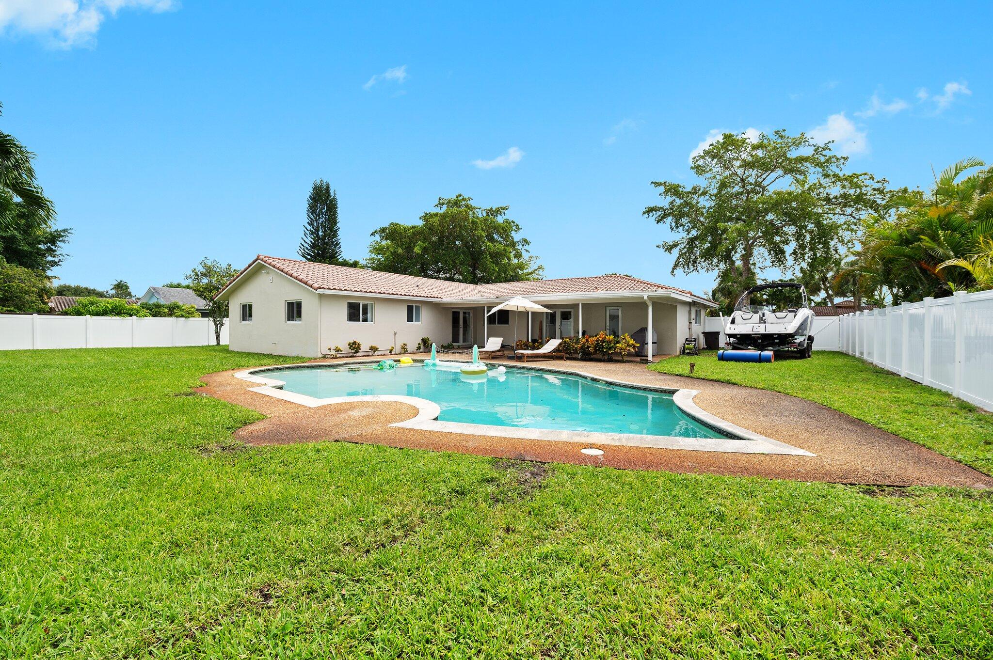 PLANTATION PARK LAKESITES - Residential Lease